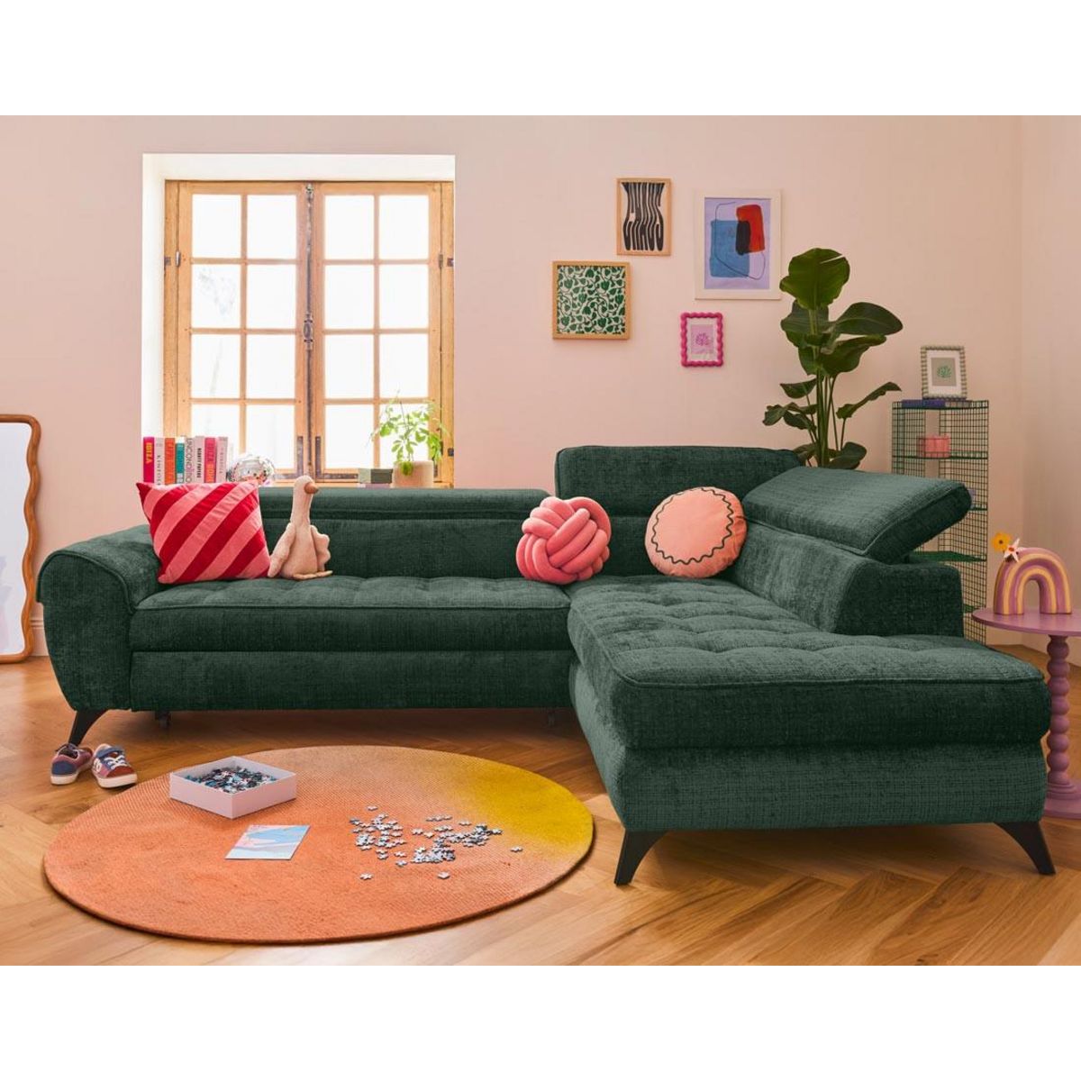 LISA DESIGN Marlo - canapé d'angle droit 5 places convertible avec coffre et têtières en velours texturé