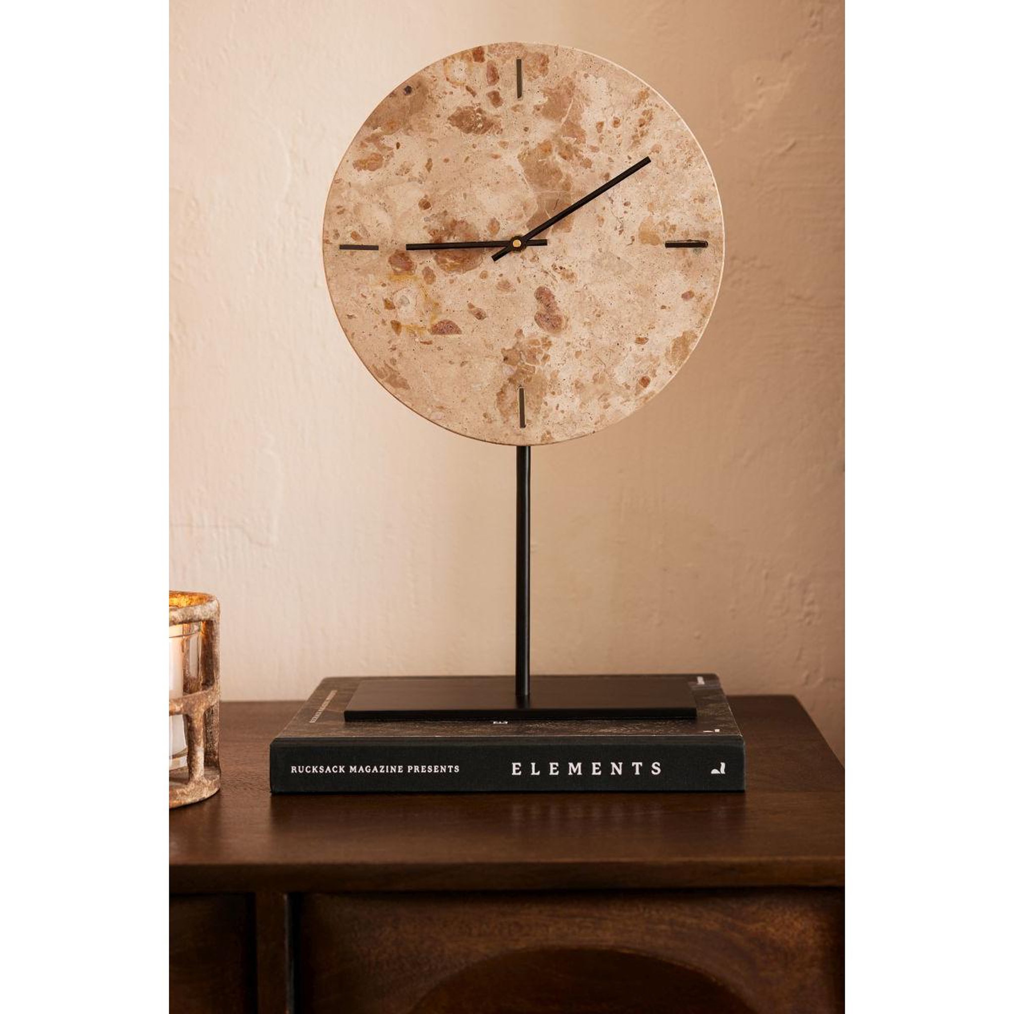 Voir la diapositive 3 : J-LINE Horloge murale en marbre  eula  44cm beige