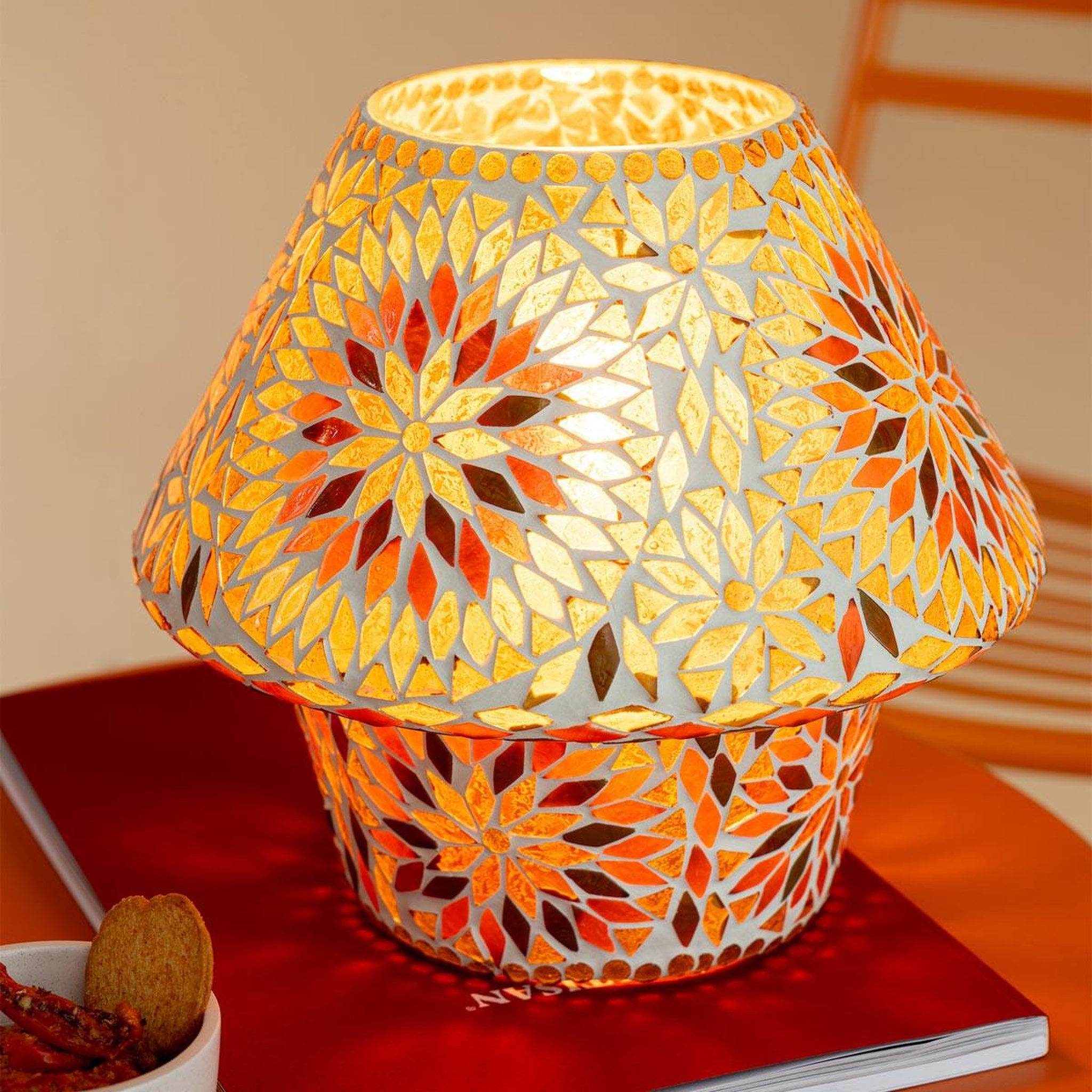 Voir la diapositive 5 : J-LINE Lampe à poser mosaïque  mari  33cm marron & orange