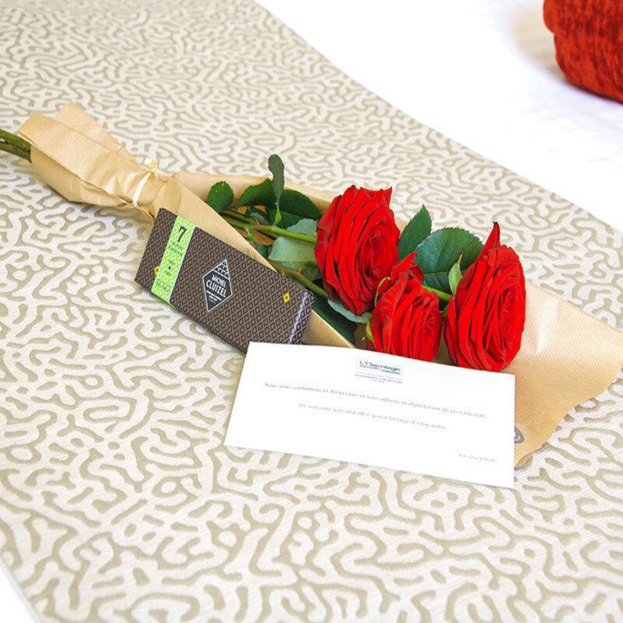 Voir la diapositive 2 : Smartbox Escapade romantique et relaxante en hôtel 5* à lille - coffret cadeau séjour
