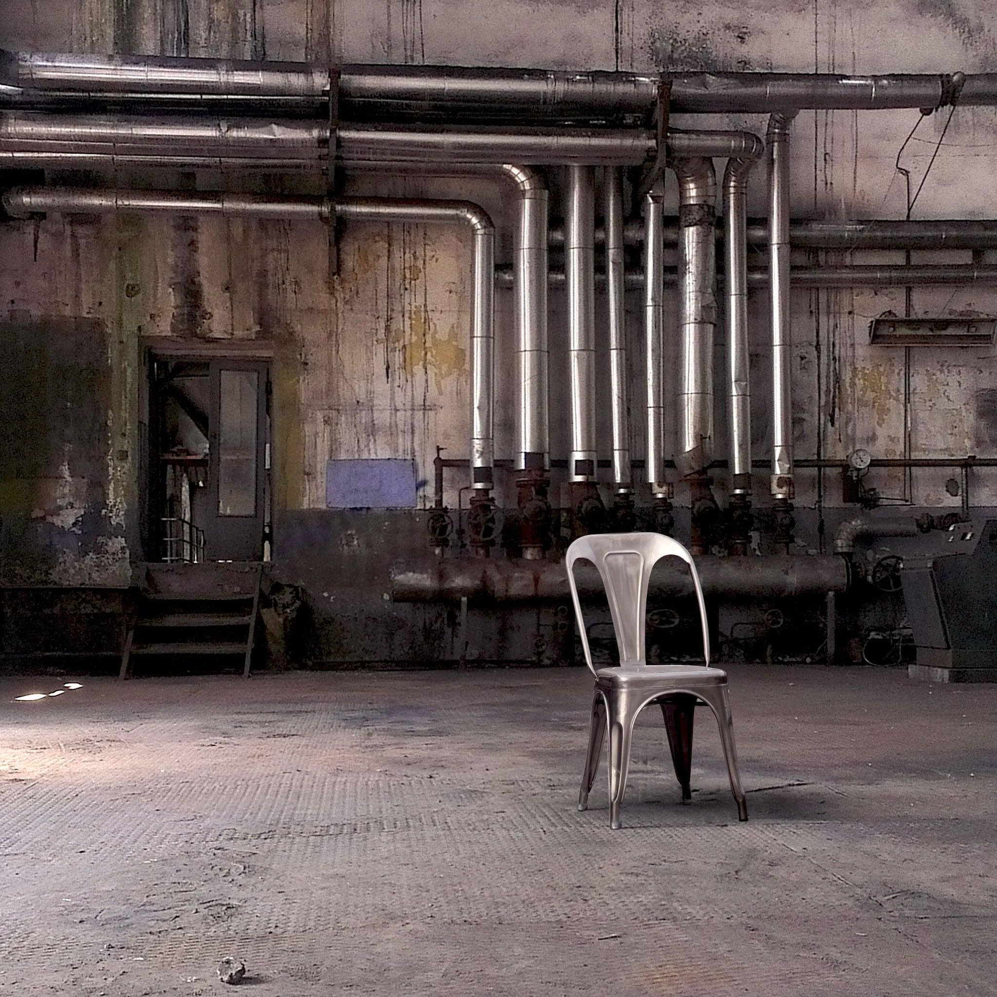Voir la diapositive 6 : MAISON PAVANE Lot de 2 chaises en métal chromé-indus