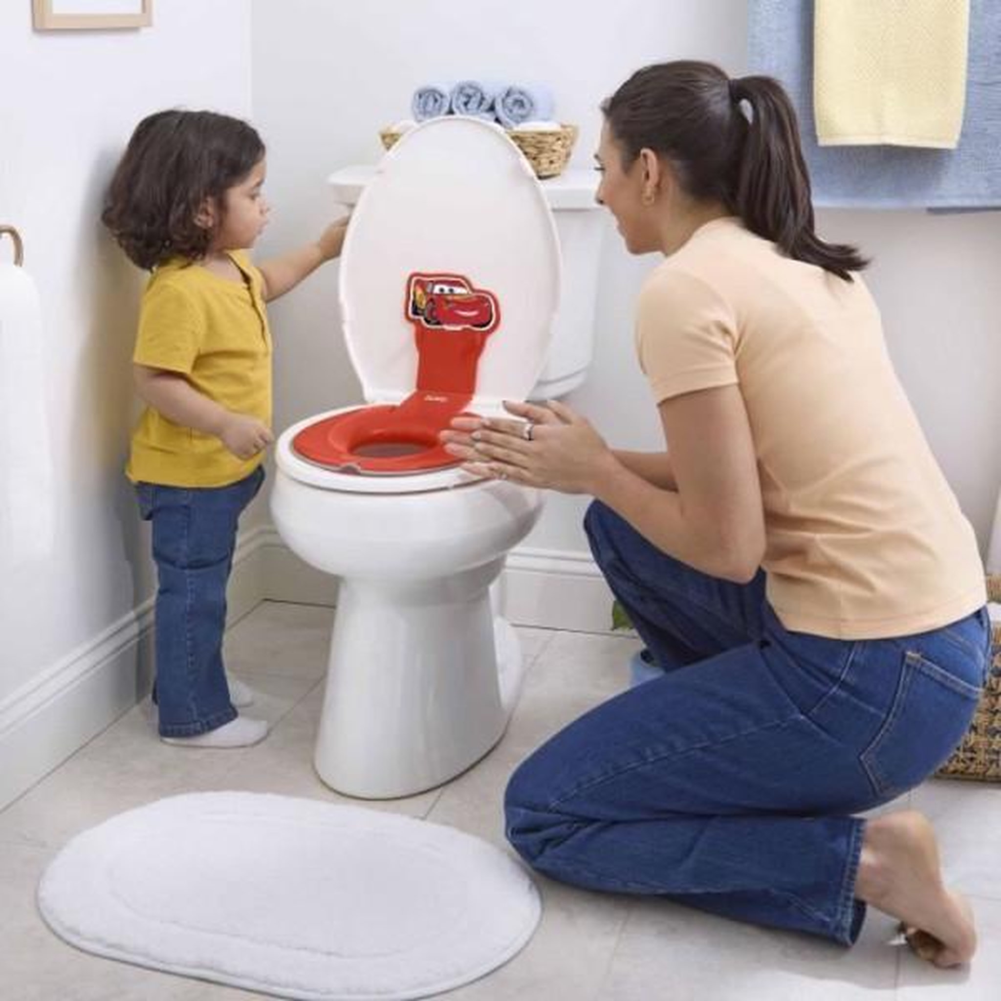 Voir la diapositive 4 : DISNEY BABY DISNEY BABY- CARS- Réducteur de lunette de toilette enfant universel adhésif?, innovant, Installation rapide, semi-permanent