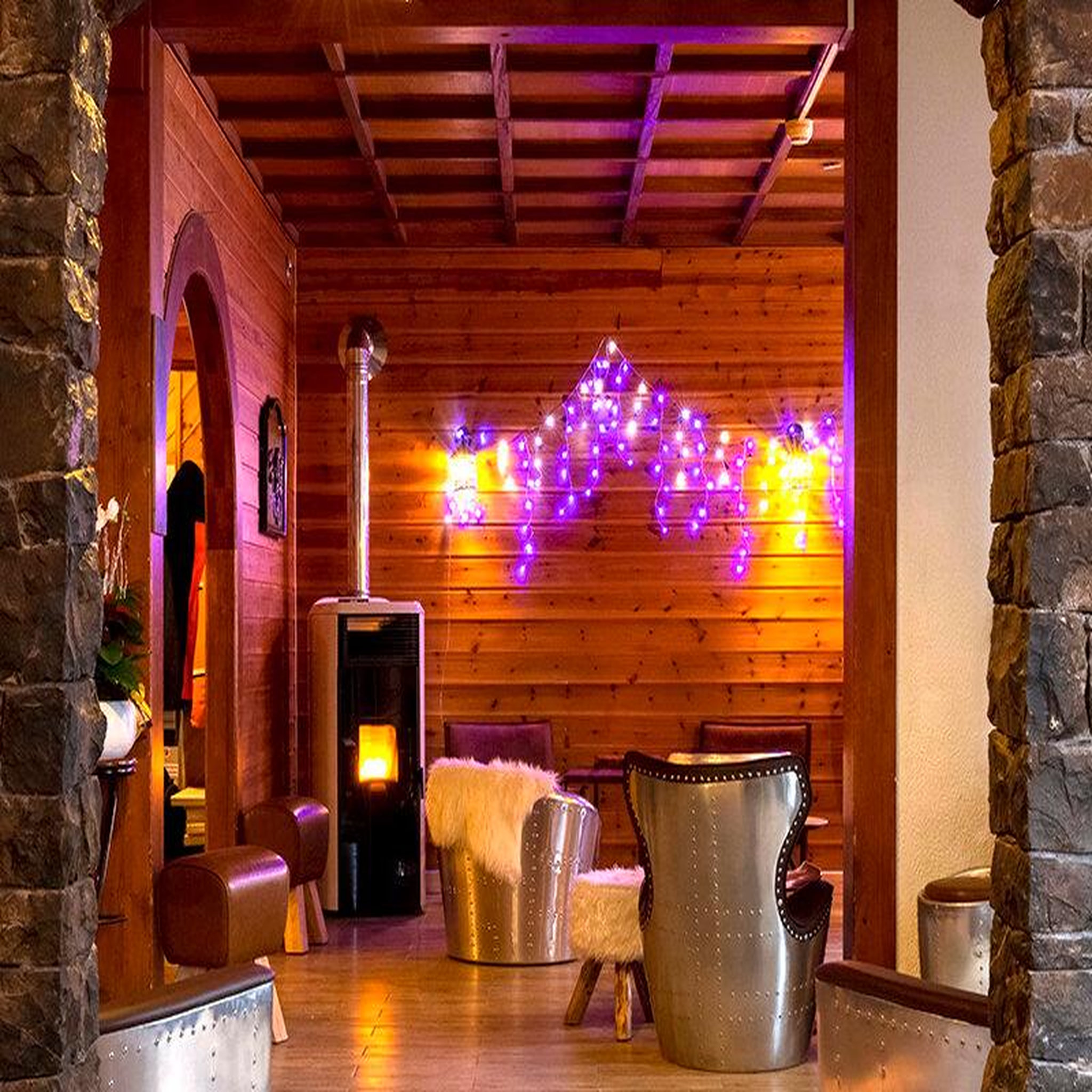 Voir la diapositive 3 : Smartbox 2 jours à la montagne en hôtel-chalet 4* avec accès illimité au sauna - coffret cadeau séjour