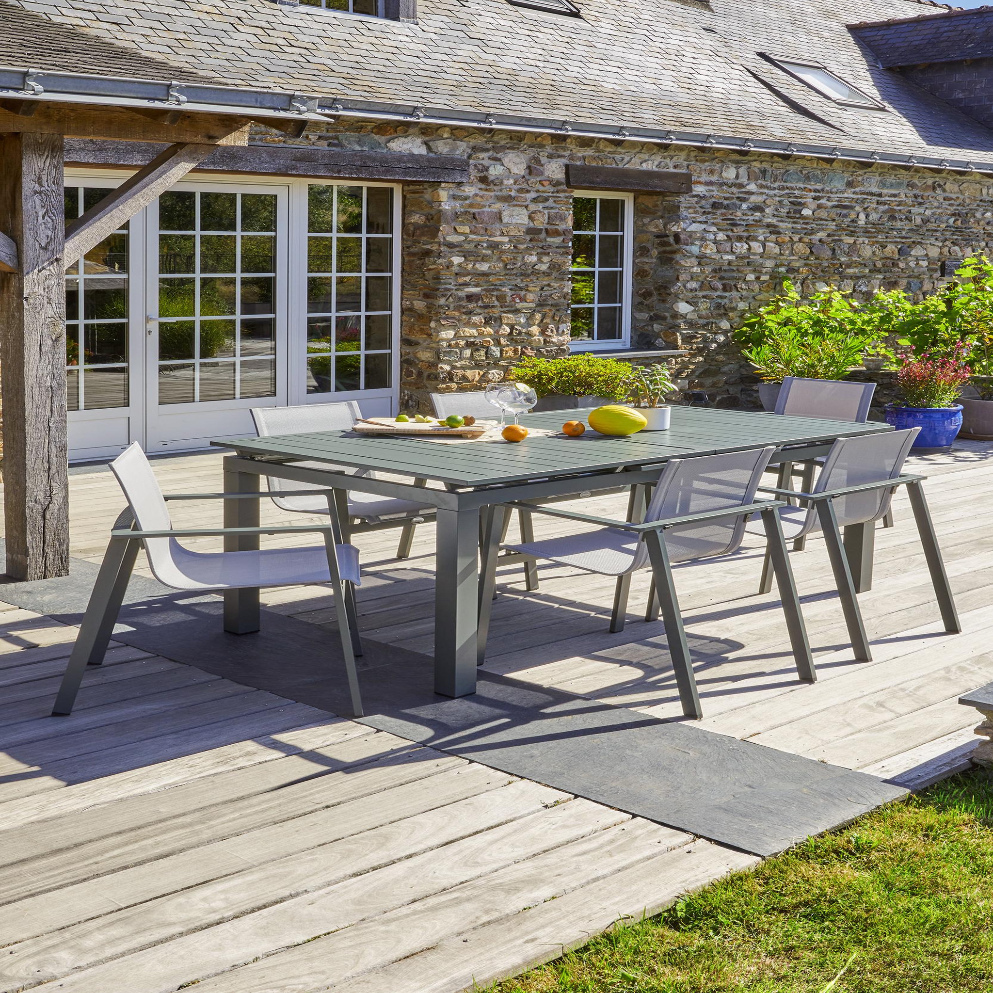 Voir la diapositive 5 : DCB GARDEN Lot de 2 fauteuils de jardin empilables en aluminium