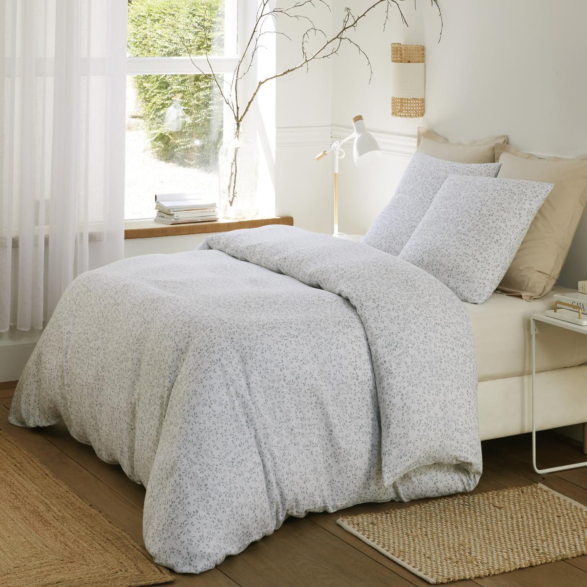BATON ROUGE Parure housse de couette 100% gaze de coton imprimé murmure. Coloris disponibles : Multicolore