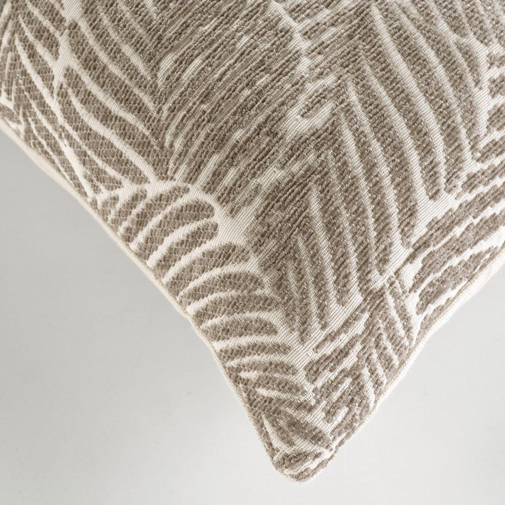 Voir la diapositive 3 : Douceur d'Intérieur Housse de coussin jacquard  vivo  40x40cm taupe
