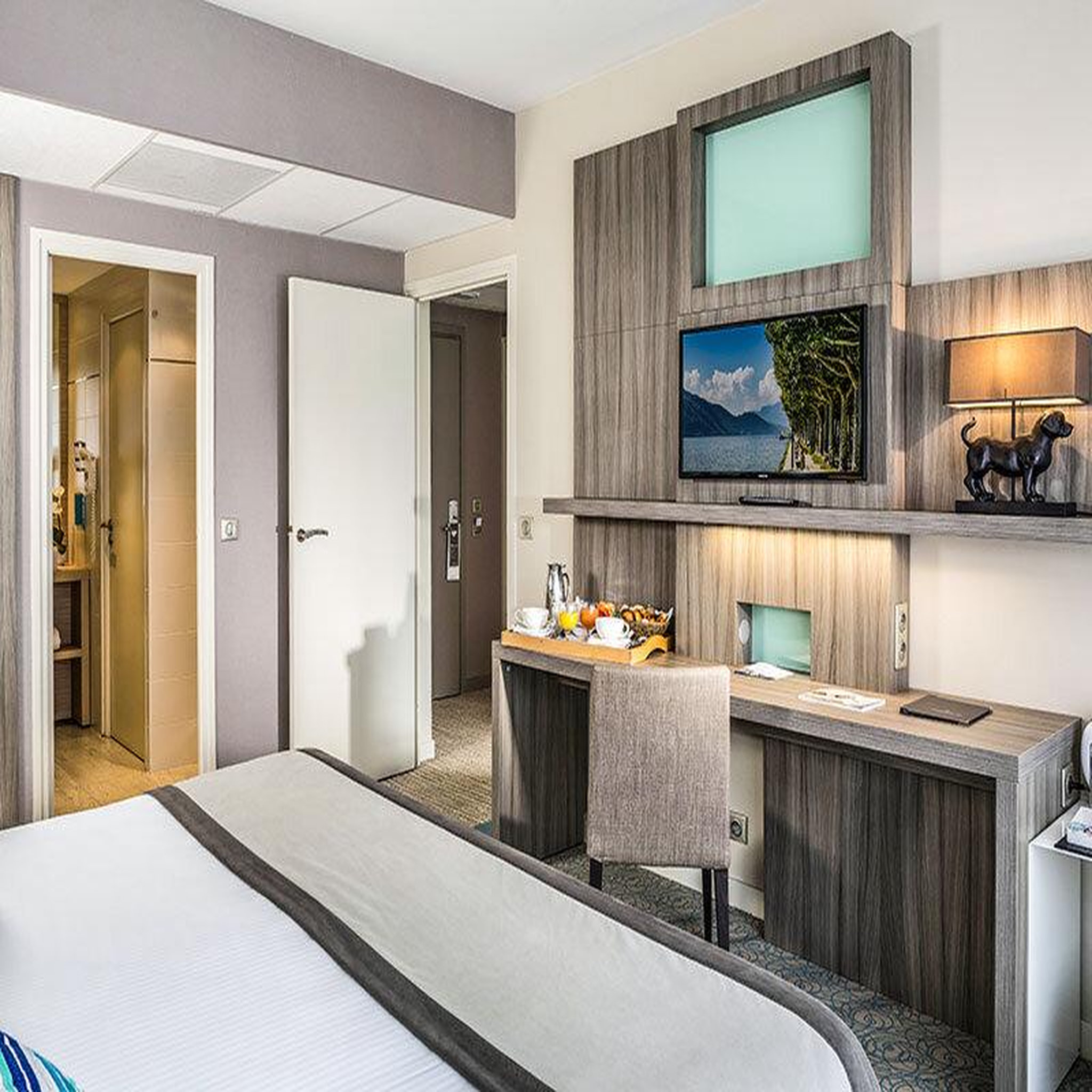 Voir la diapositive 2 : Smartbox Bien-être en hôtel 4* à Aix-les-Bains : 2 jours en suite avec accès à l'espace aqua-détente - Coffret Cadeau Séjour
