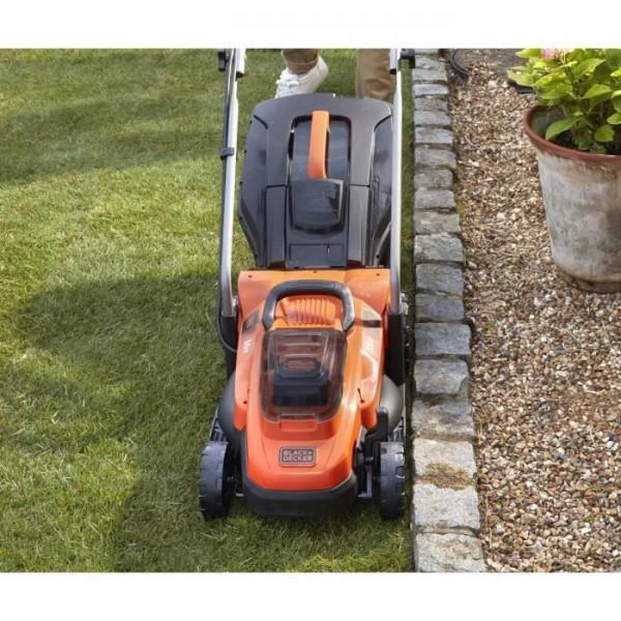 Voir la diapositive 4 : Black et Decker Tondeuse a Gazon   a Gazon Electrique Sans Fil 36V BCMW3336L1-QW - BLACK+DECKER - Coupe 33cm - Batterie 2,5 Ah - Mulching