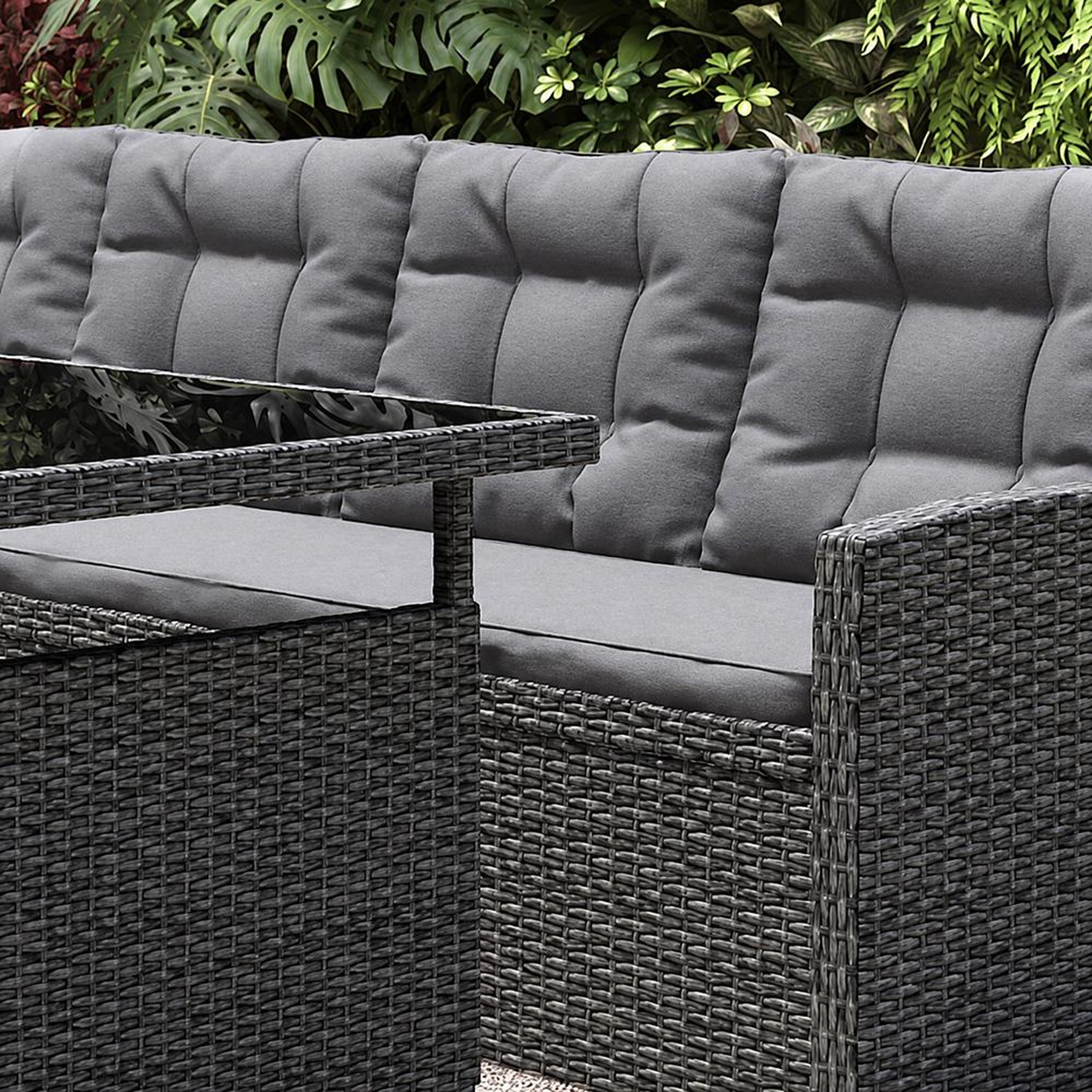 Voir la diapositive 5 : CONCEPT USINE Salon de jardin 8 places en résine anthracite et coussins gris moorea