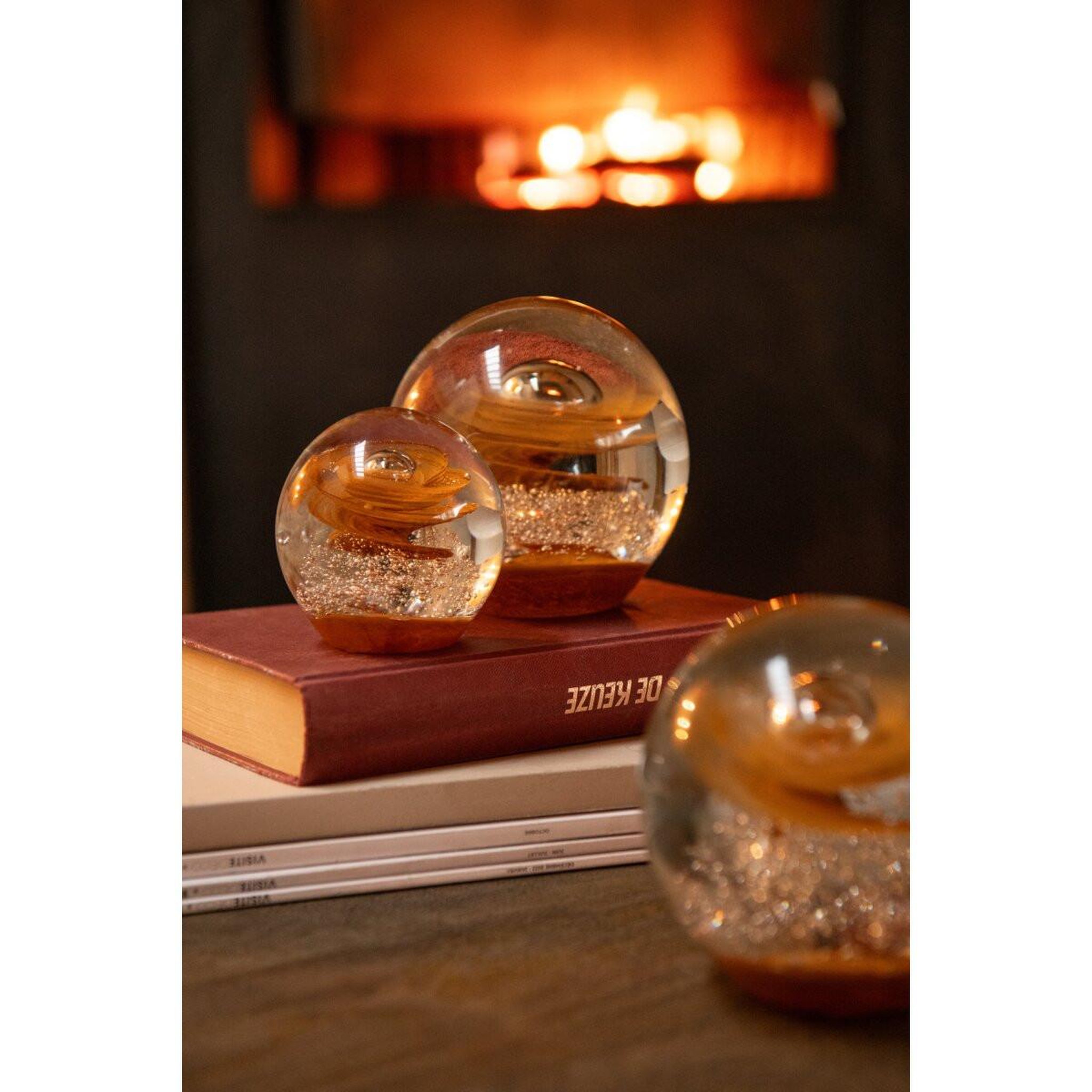 Voir la diapositive 4 : J-LINE Presse-papier tourbillon en verre  ines  10cm bronze