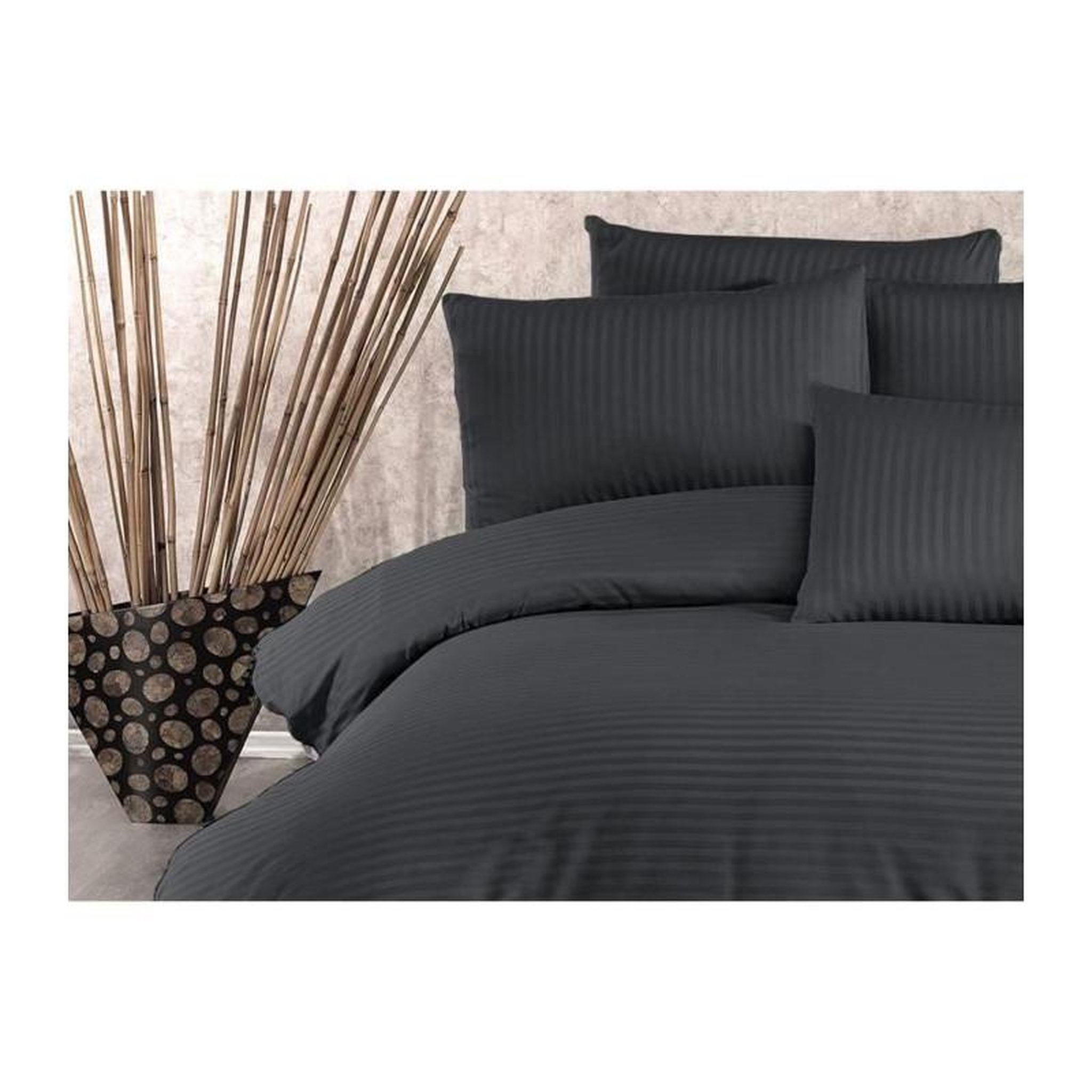 Voir la diapositive 2 : GENERIQUE Parure de lit - 1 housse de couette 220x240 cm + 2 taies d'oreiller 60x60 cm - 70% polyester, 30% coton - Anthracite
