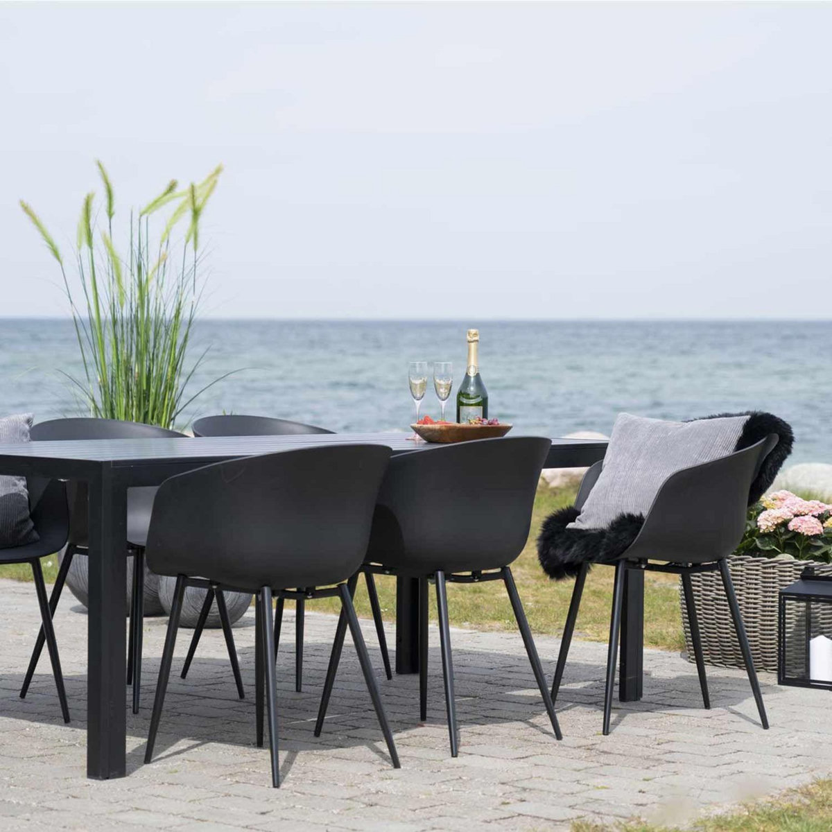 HOUSE NORDIC 2 fauteuils de jardin noir RODA