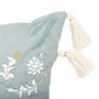 Voir la diapositive 2 : ATMOSPHERA Coussin Déco Brodé  Wild Romance  38x58cm Vert Céladon