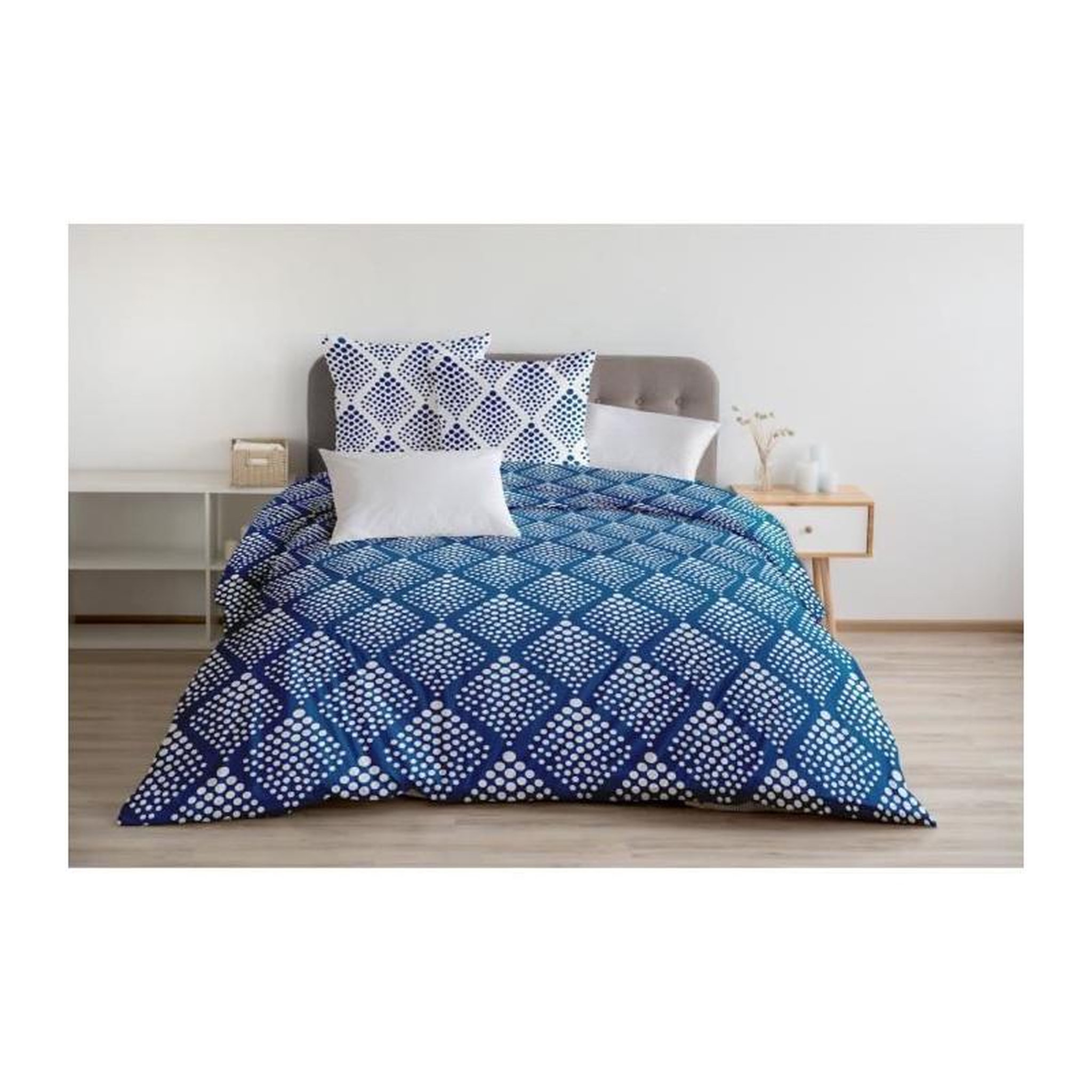 Voir la diapositive 1 : HOME LINGE PASSION Parure de couette 240x260 cm HOME LINGE PASSION FIBULA : Housse de couette + 2 taies d'oreiller - 100% Coton 57 Fils - Bleu