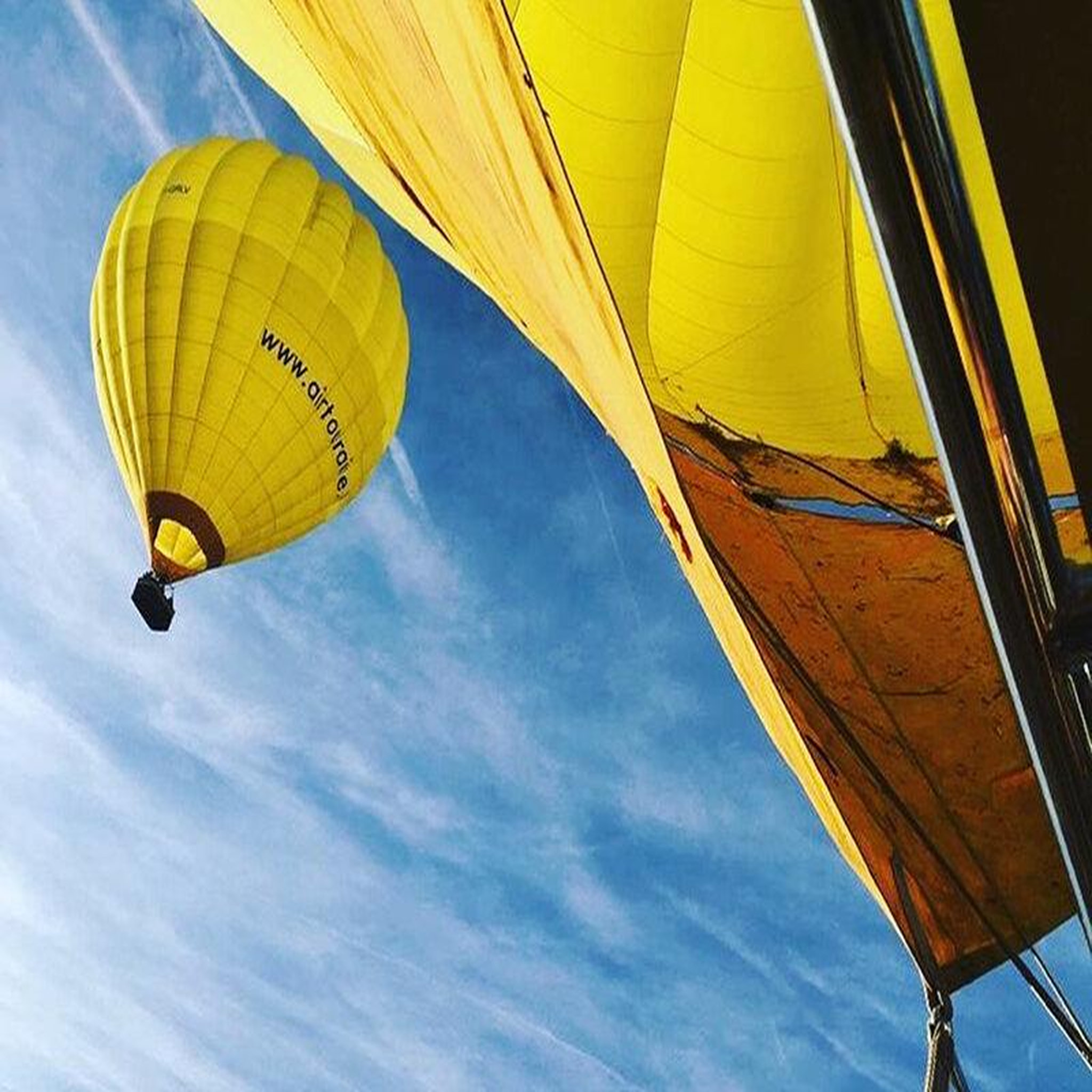 Voir la diapositive 2 : Smartbox Vol en montgolfière au-dessus du château d'Amboise - Coffret Cadeau Sport & Aventure