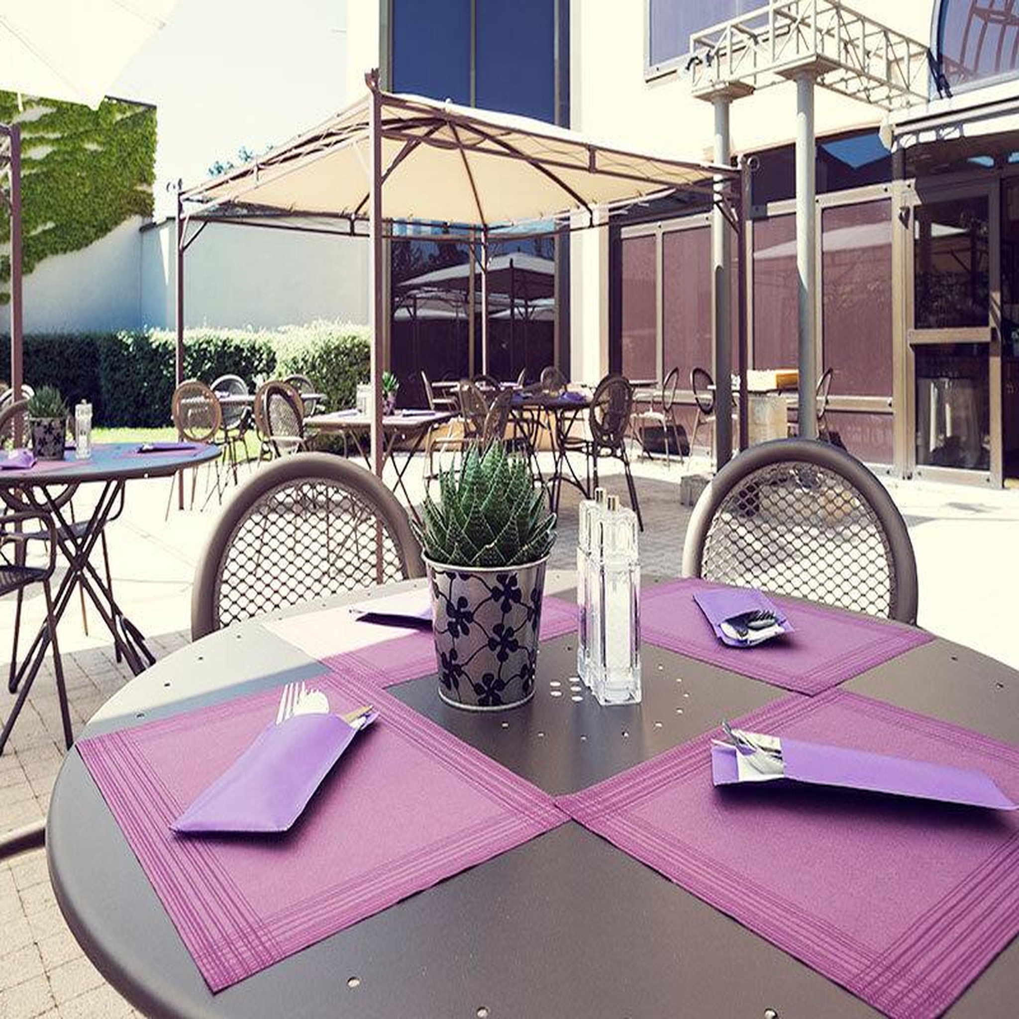 Voir la diapositive 5 : Smartbox Escapade avec dîner et spa à l'hôtel Mercure 4* Tours Sud - Coffret Cadeau Séjour