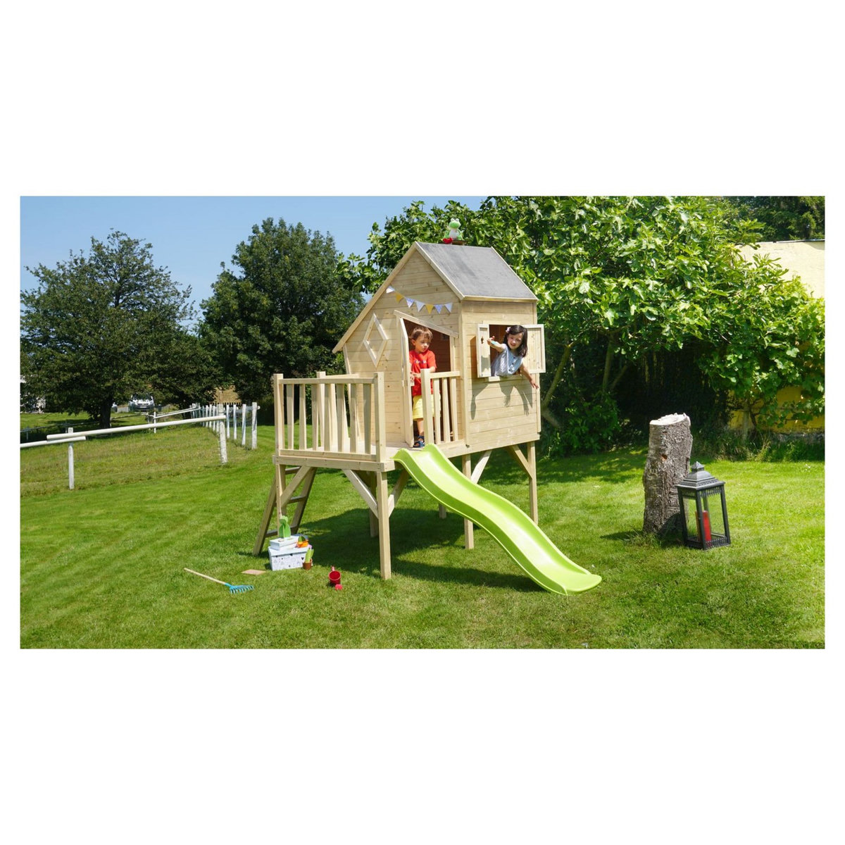 Soulet Maisonnette en bois pour enfant LULLY avec toboggan