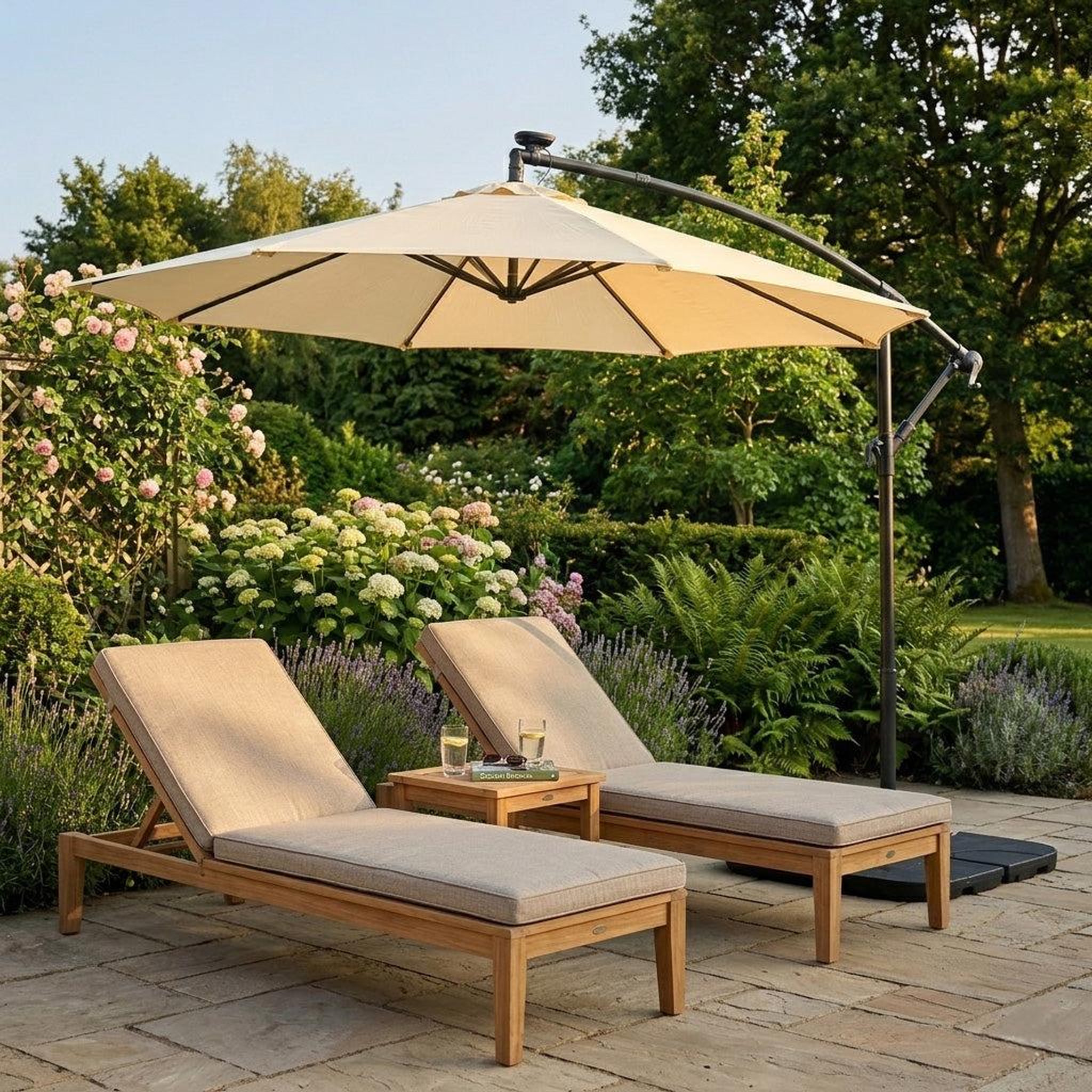 Voir la diapositive 4 : Monster Parasol Banane à Mât Déporté 3 m & Pied Carré