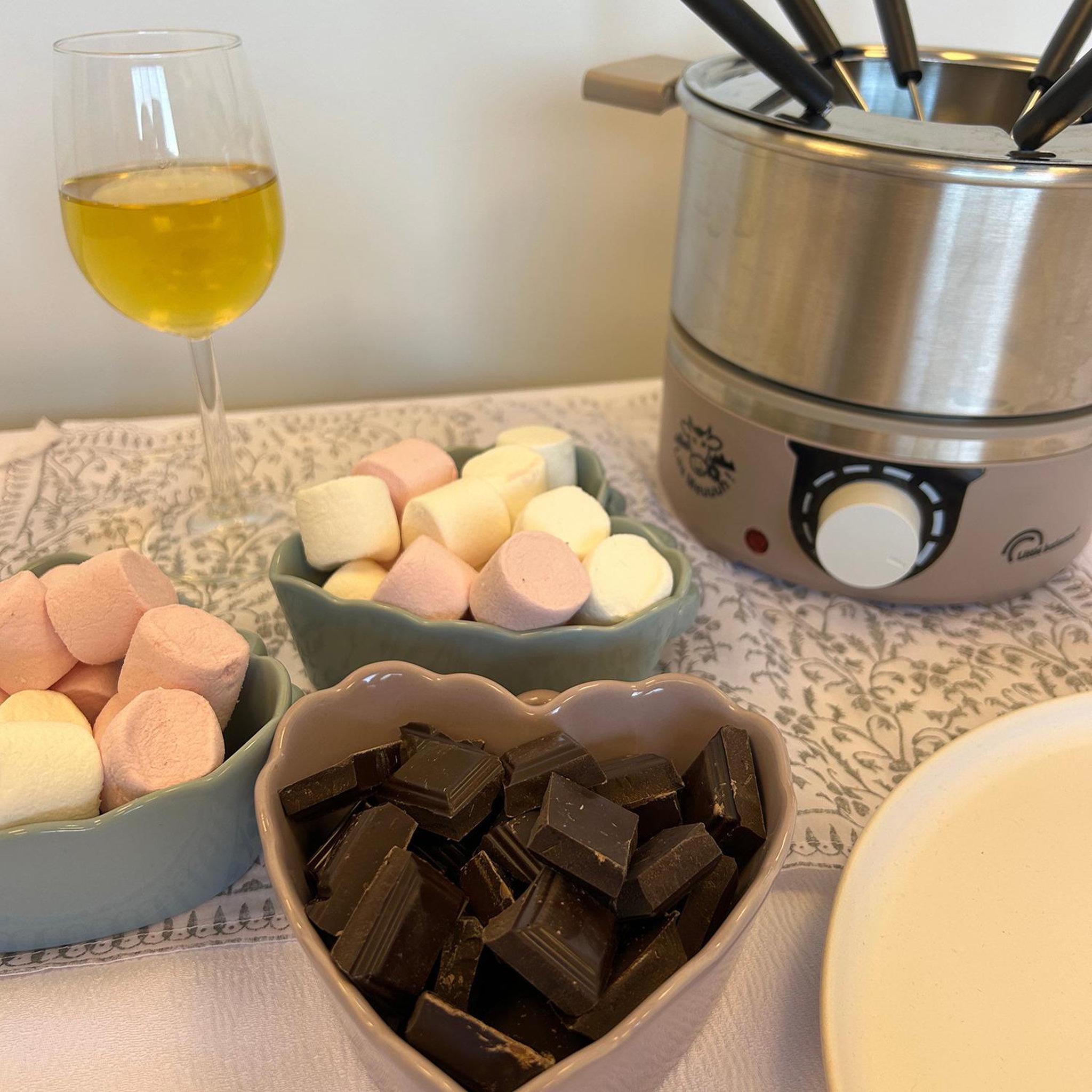 Voir la diapositive 5 : LITTLE BALANCE Service à fondue 6 personnes muscade - 8964