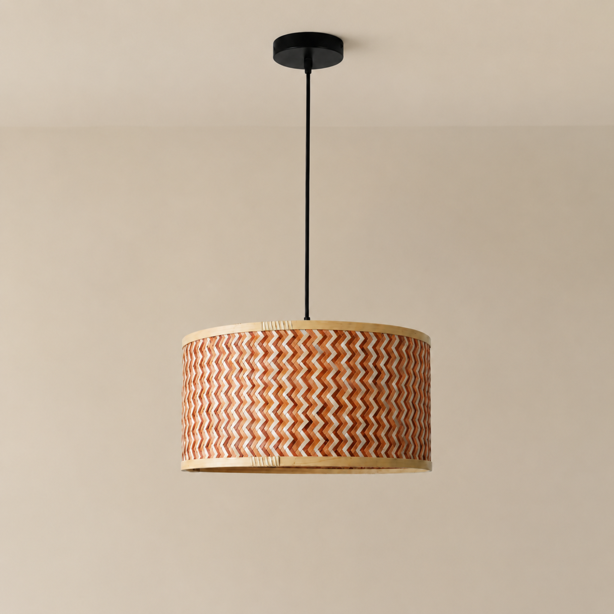 Voir la diapositive 2 : MAISON PAVANE Suspension en bambou tressé crème et marron 50 cm-phil