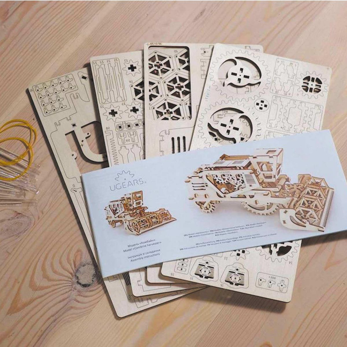 Graine créative Maquette En Bois 3D - Moissonneuse-Batteuse 27 Cm