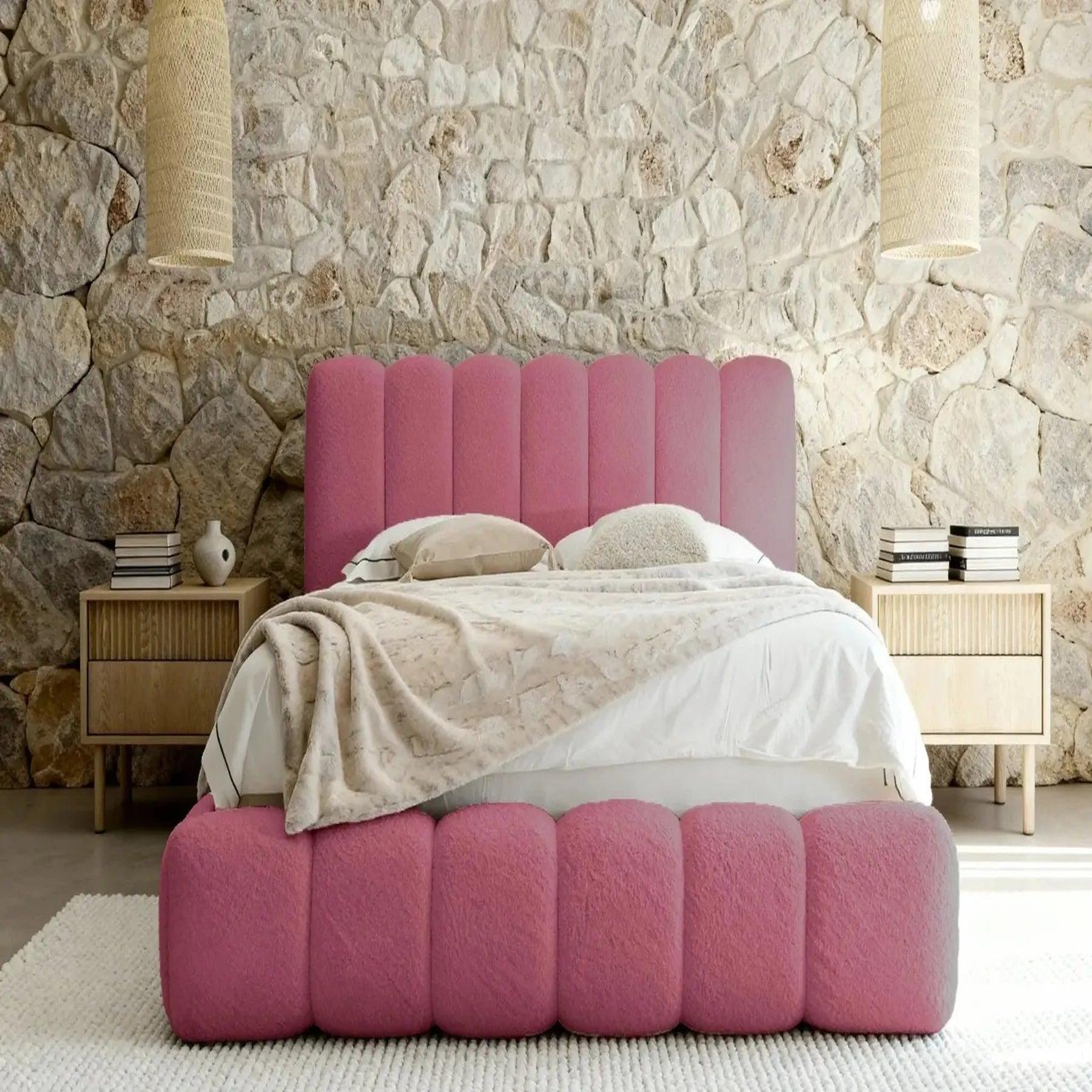 Voir la diapositive 3 : CASANOVA PARIS Garance - lit coffre tissu chenille