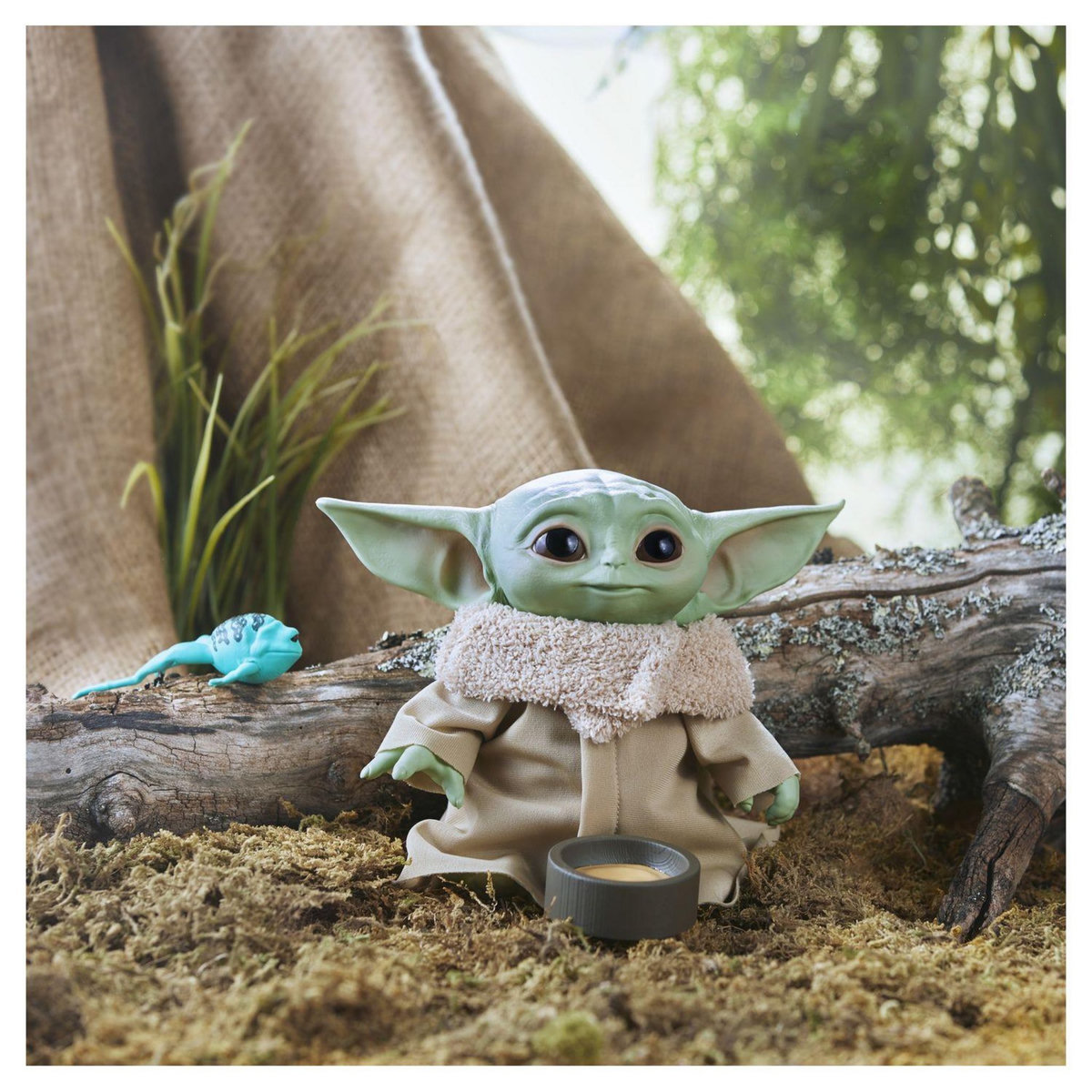 HASBRO Figurine peluche électronique The Child alias Bébé Yoda 20 cm