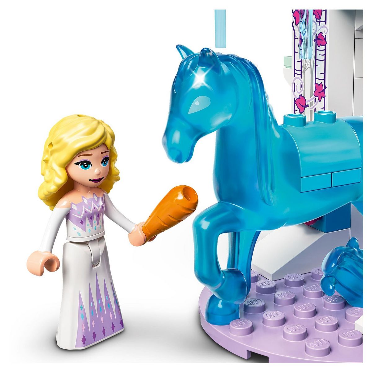 LEGO Disney 43209 Elsa et l&rsquo;Écurie de Glace de Nokk, Jouet de la Reine des Neiges