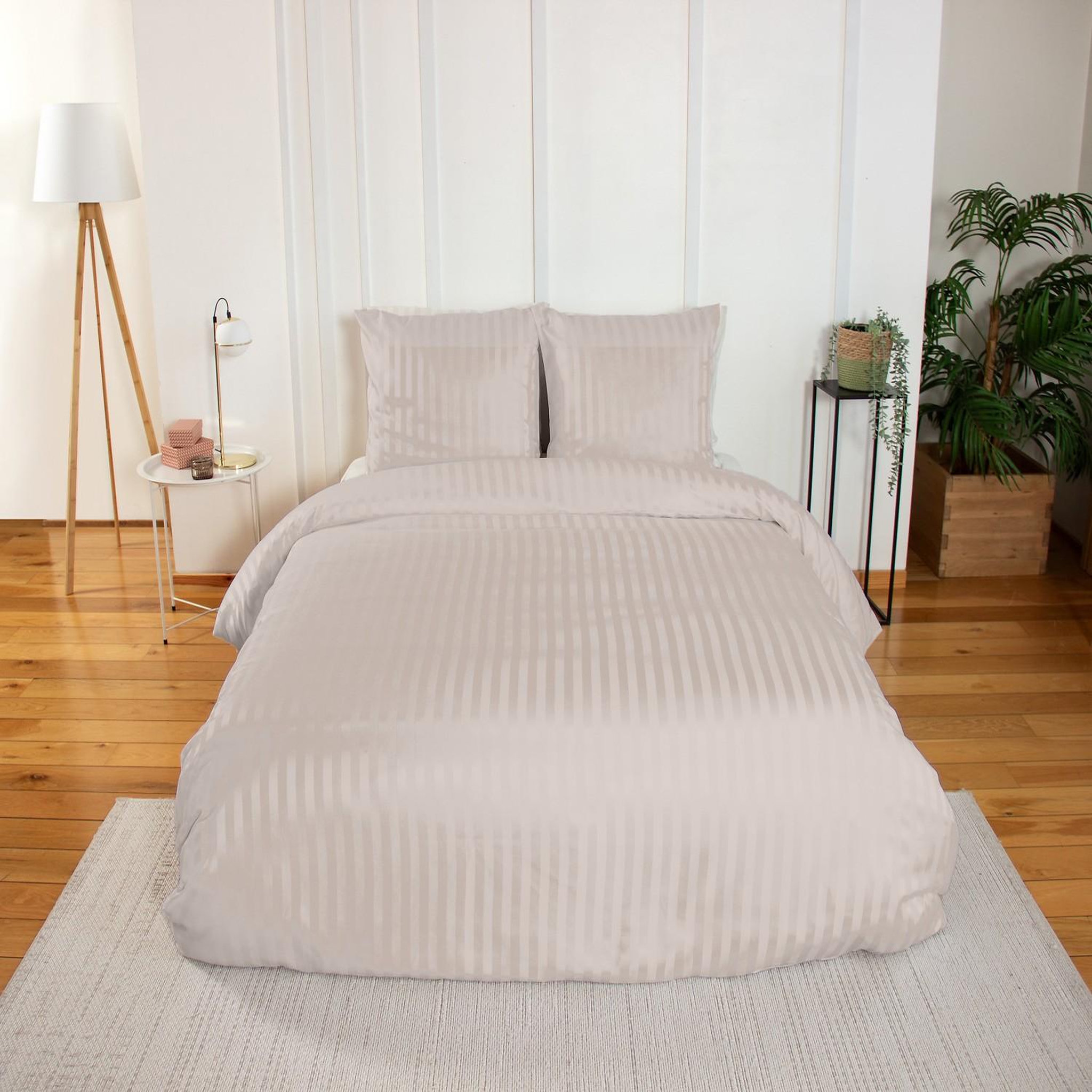 Home collection Parure housse de couette 100% satin de microfibre, albatre. Coloris disponibles : Beige