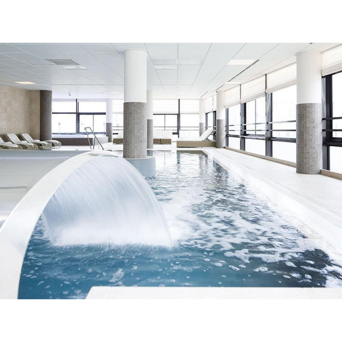 Smartbox Bien-être en hôtel 4* à Aix-les-Bains : 2 jours en suite avec accès à l'espace aqua-détente - Coffret Cadeau Séjour