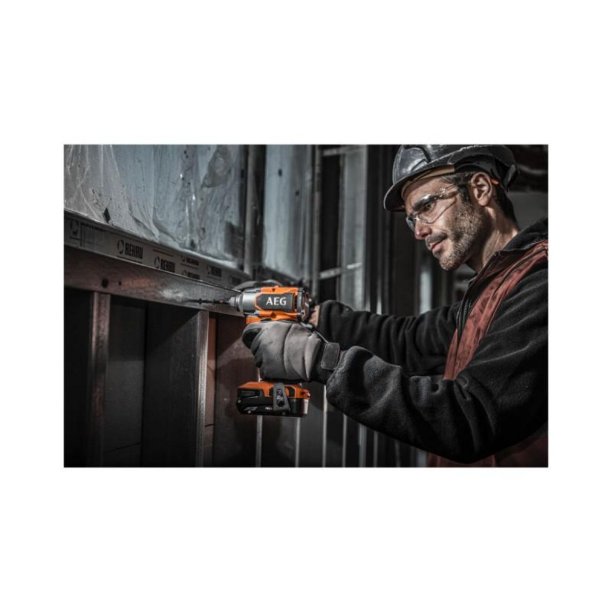 AEG Pack AEG Visseuse à chocs - BSS18C3B3-0 - 18V Brushless - 1 batterie 2.0Ah - 1 chargeur - SETL1820S