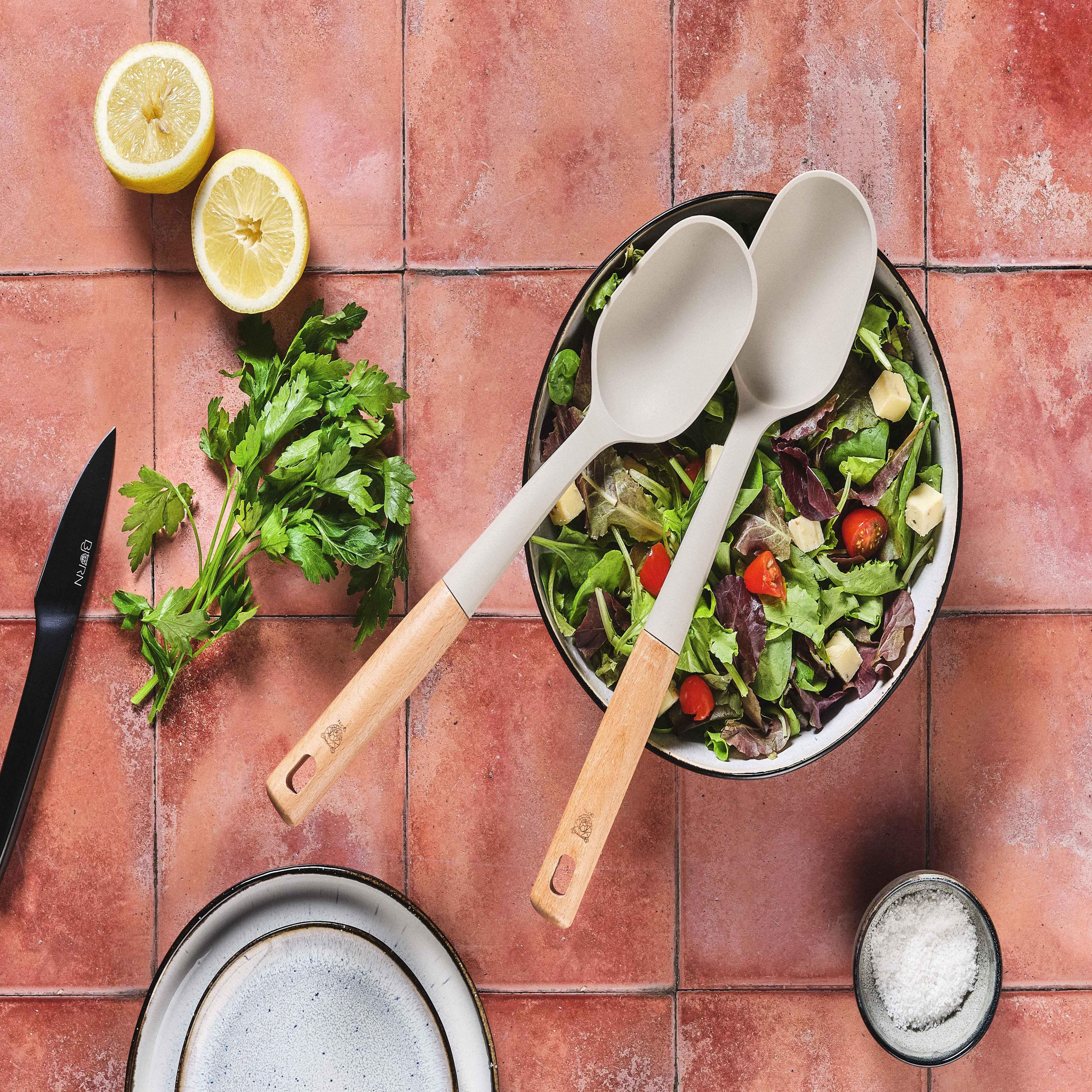 Voir la diapositive 2 : BJORN Couverts à salade en bois et silicone GUNNAR
