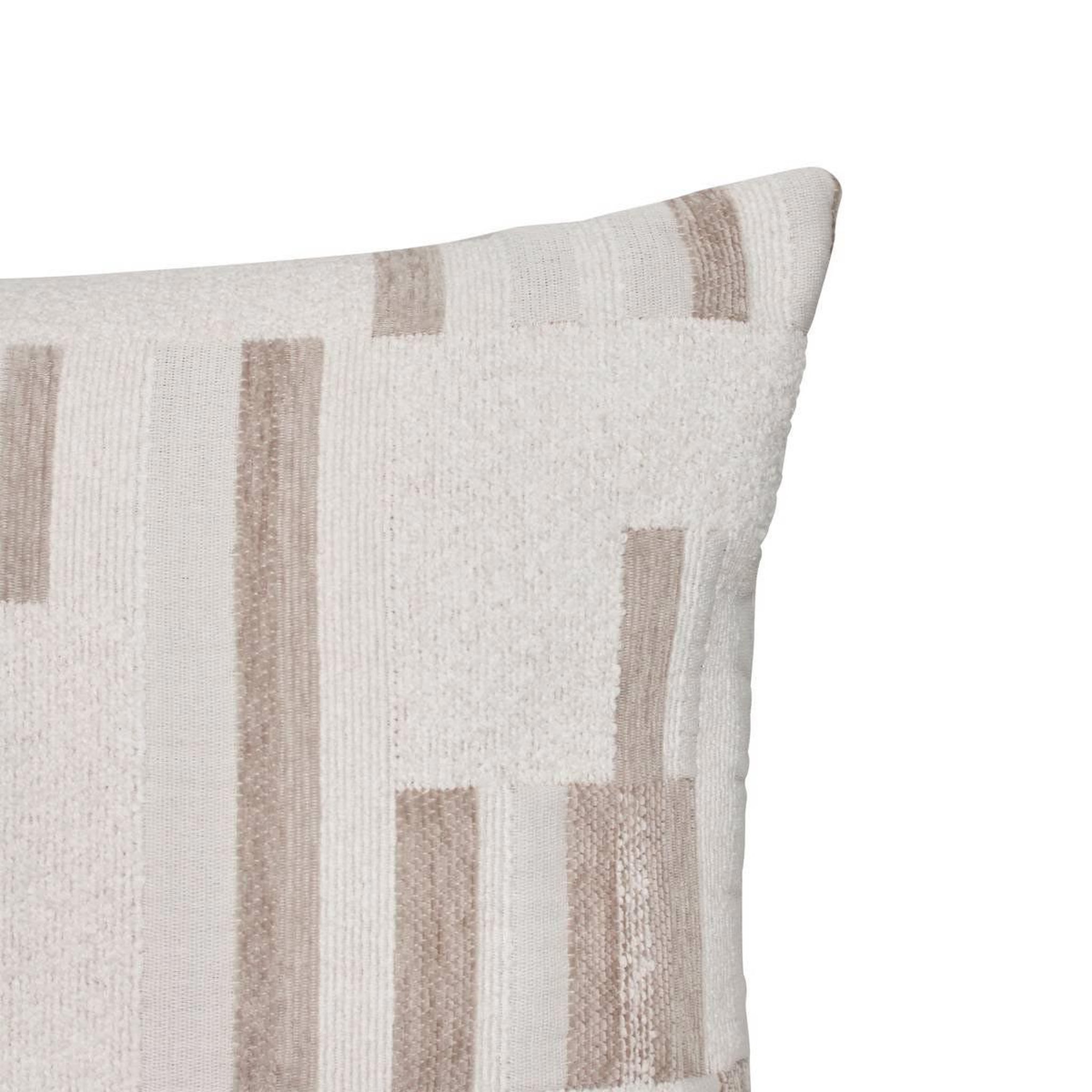 Voir la diapositive 2 : ATMOSPHERA Coussin déco en jacquard chenillé  calix  30x50cm beige