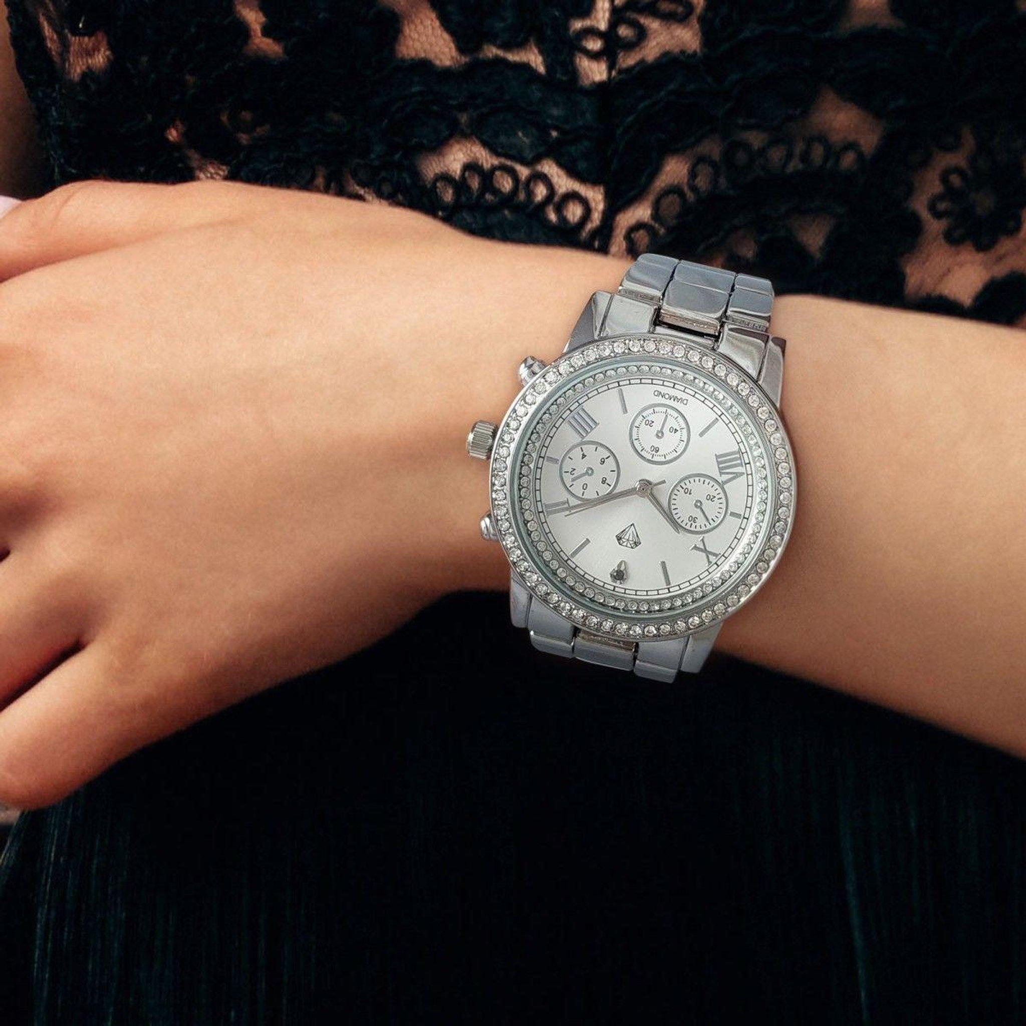 Voir la diapositive 2 : SC CRYSTAL Montre Mayane élégante SC Crystal ornée d'un véritable diamant