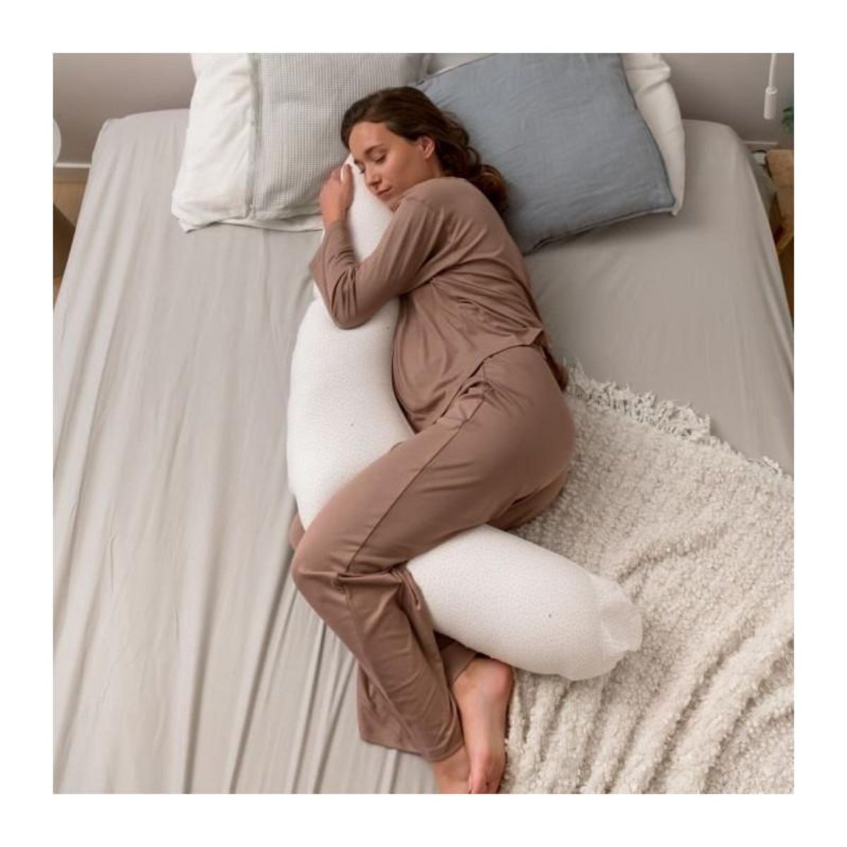 BABYMOOV doomoo Coussin de maternité et d'allaitement Buddy - Confort optimal pour maman et bébé, Silver Dots