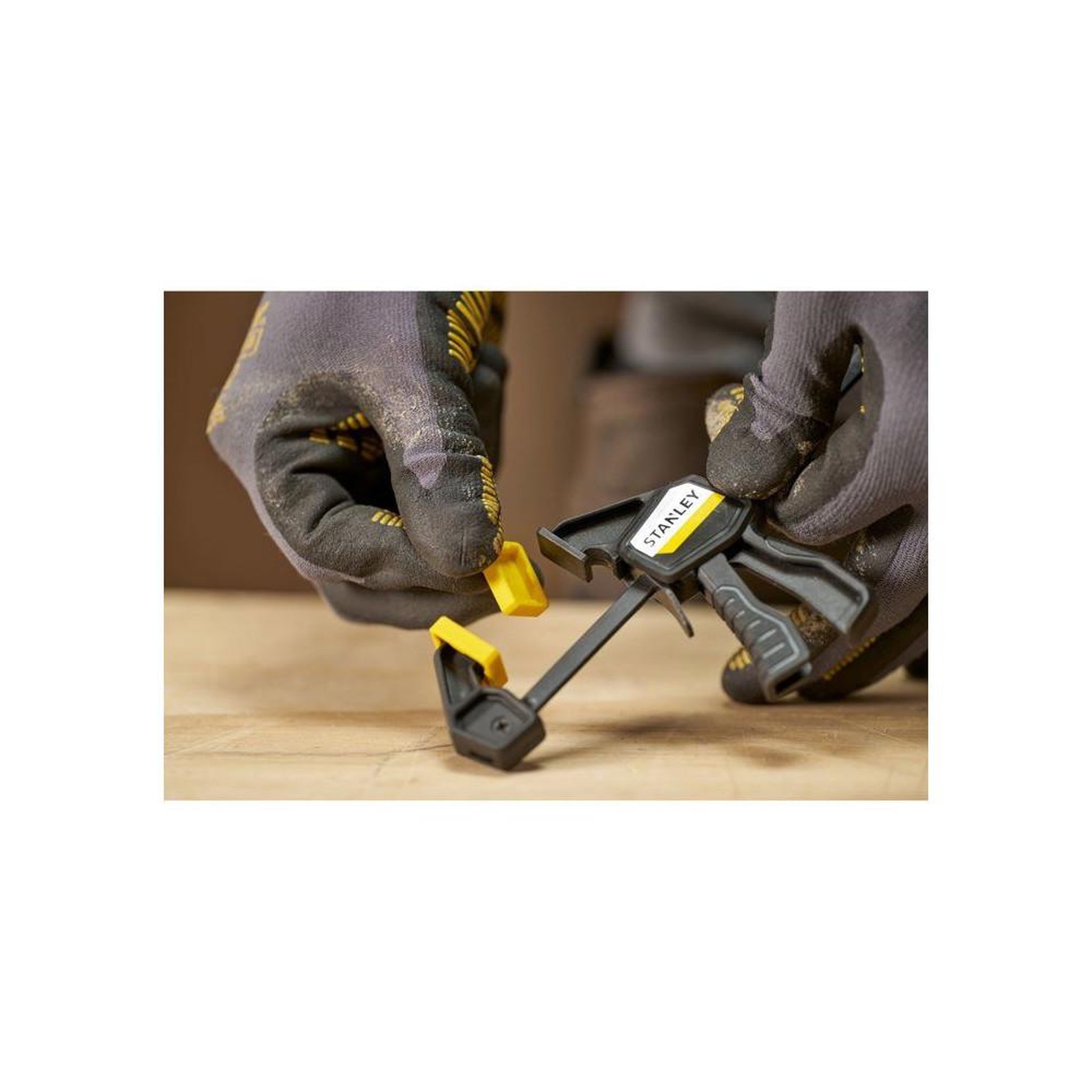 Voir la diapositive 6 : Stanley Coffret pince d'angle pour menuiserie fatmax s, 120 mm, mono-mouvement, patins de protection, force de serrage jusqu'à 16 kg