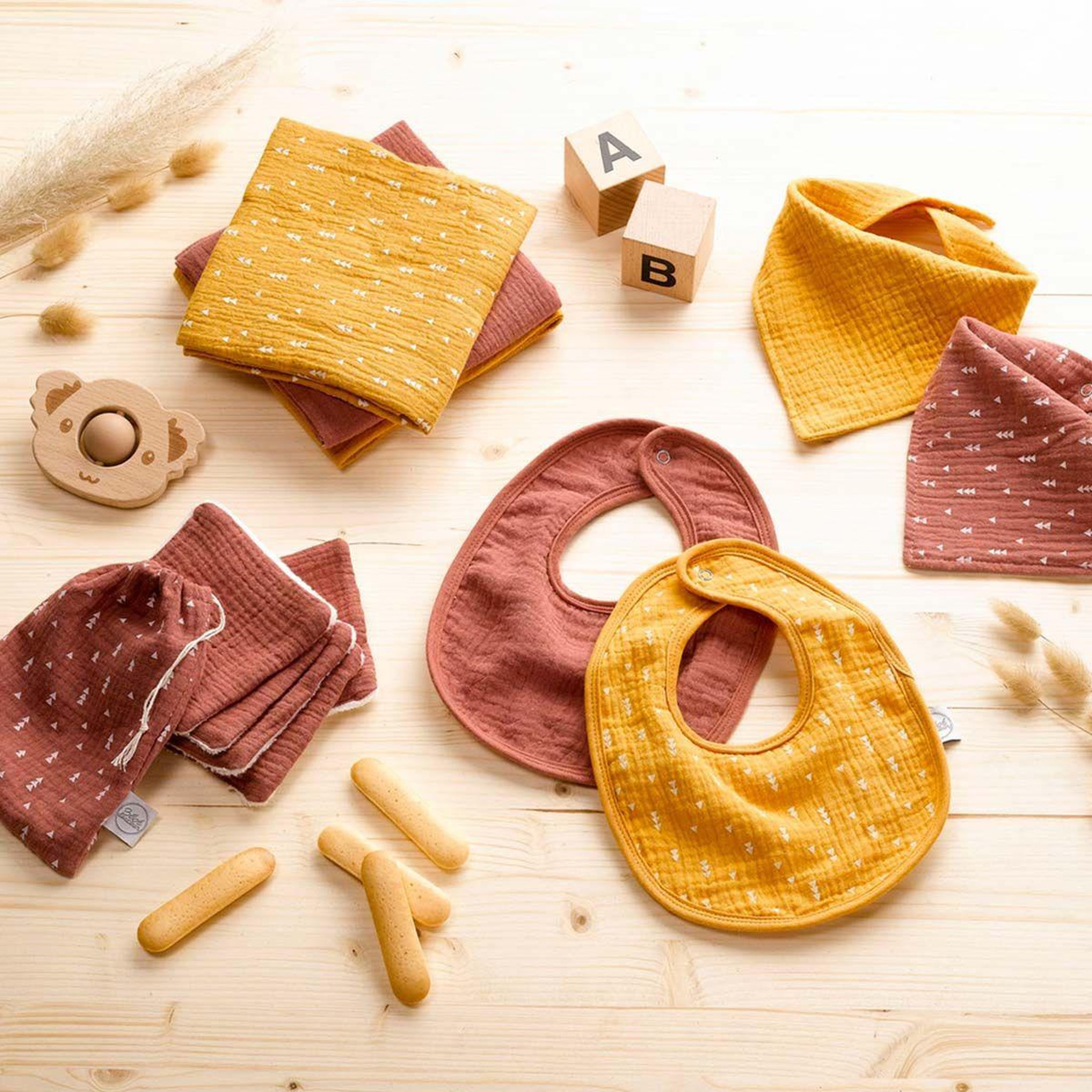 Voir la diapositive 3 : BEBE DOUCEUR Lot de 5 Débarbouillettes Bébé  Pochon  11cm Moutarde