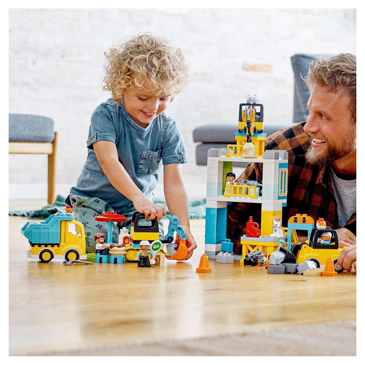 LEGO DUPLO 10933 La Grue Et Les Engins, Jouet Engin de Chantier pour Enfant 2-5 ans 