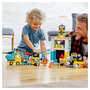 Voir la diapositive 7 : LEGO DUPLO 10933 La Grue Et Les Engins, Jouet Engin de Chantier pour Enfant 2-5 ans 