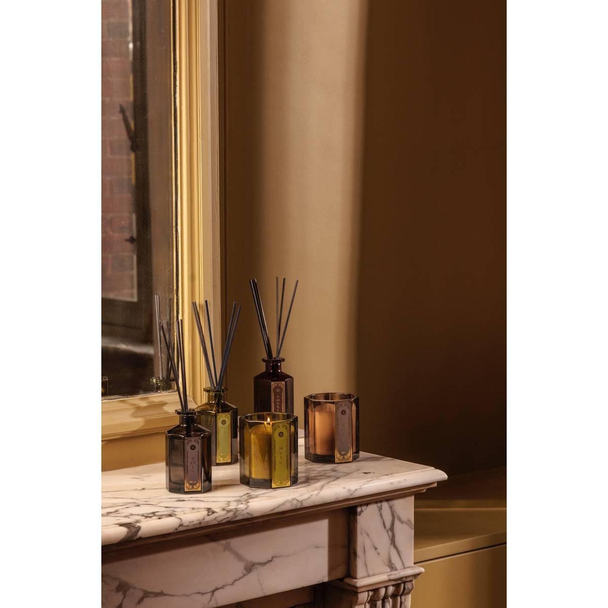 Voir la diapositive 3 : ATMOSPHERA Bougie parfumée hexagonale  lucien  265g musc