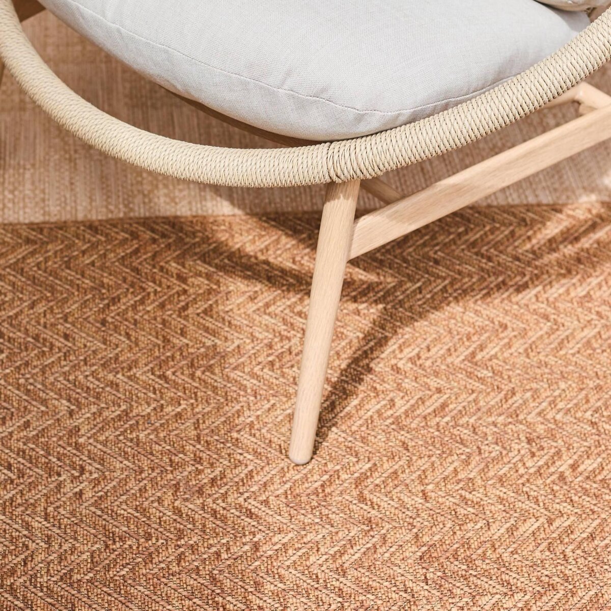 SWEEEK Set de 2 fauteuils de jardin avec table acier et rotin beige. 79x92x79cm - Narola