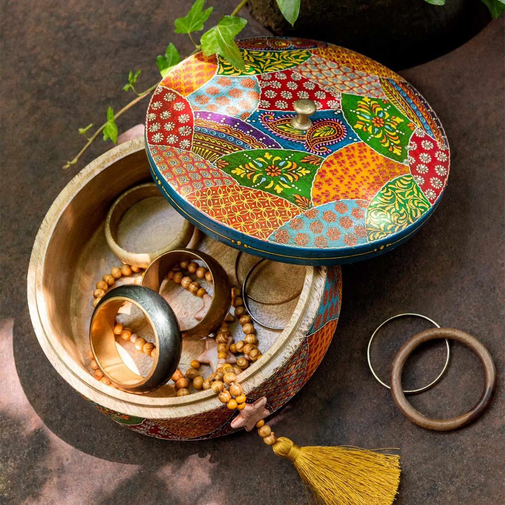 Voir la diapositive 3 : J-LINE Boîte déco ronde en bois  delhi  26cm multicolore