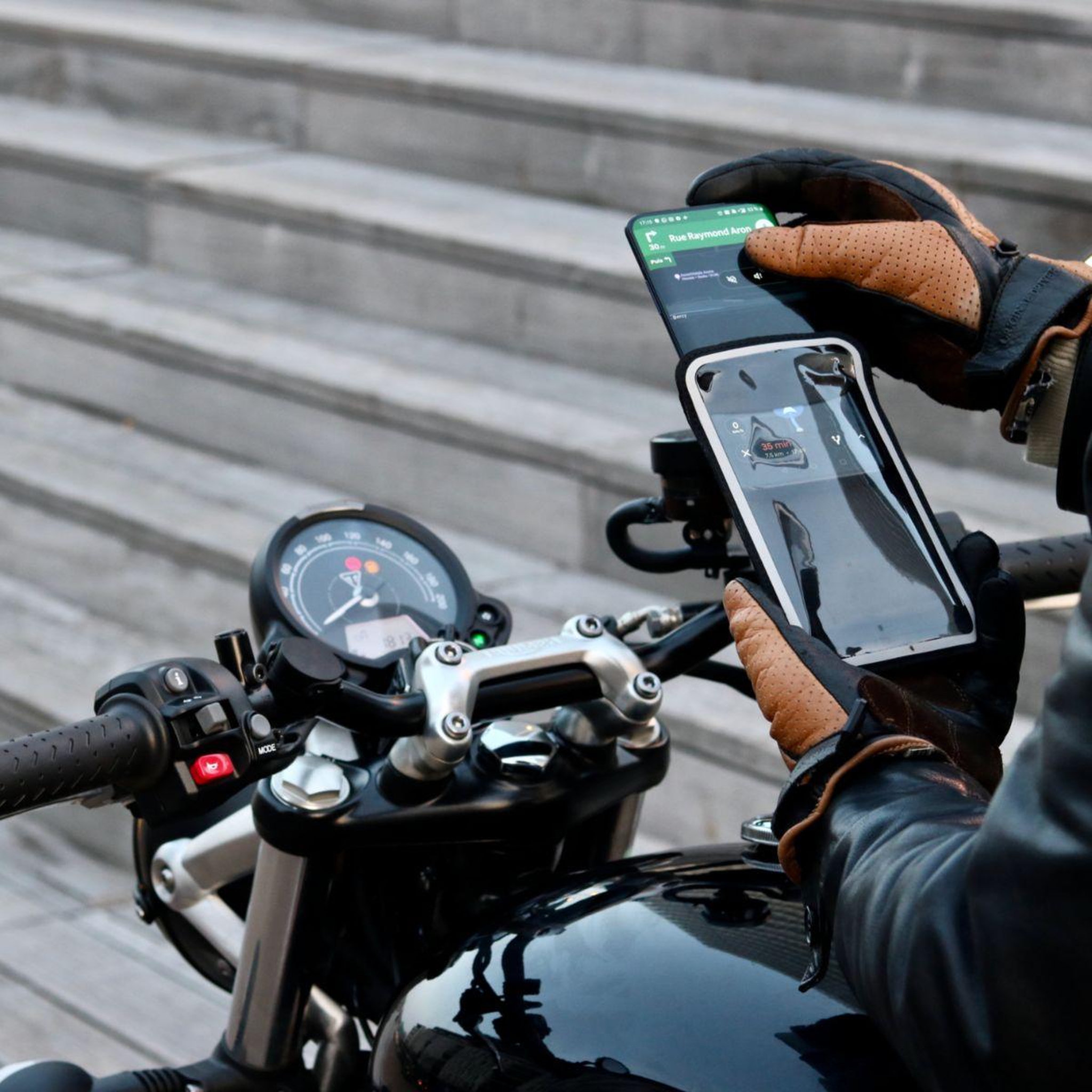 Voir la diapositive 3 : SHAPEHEART Support smartphone téléphone guidon de moto M