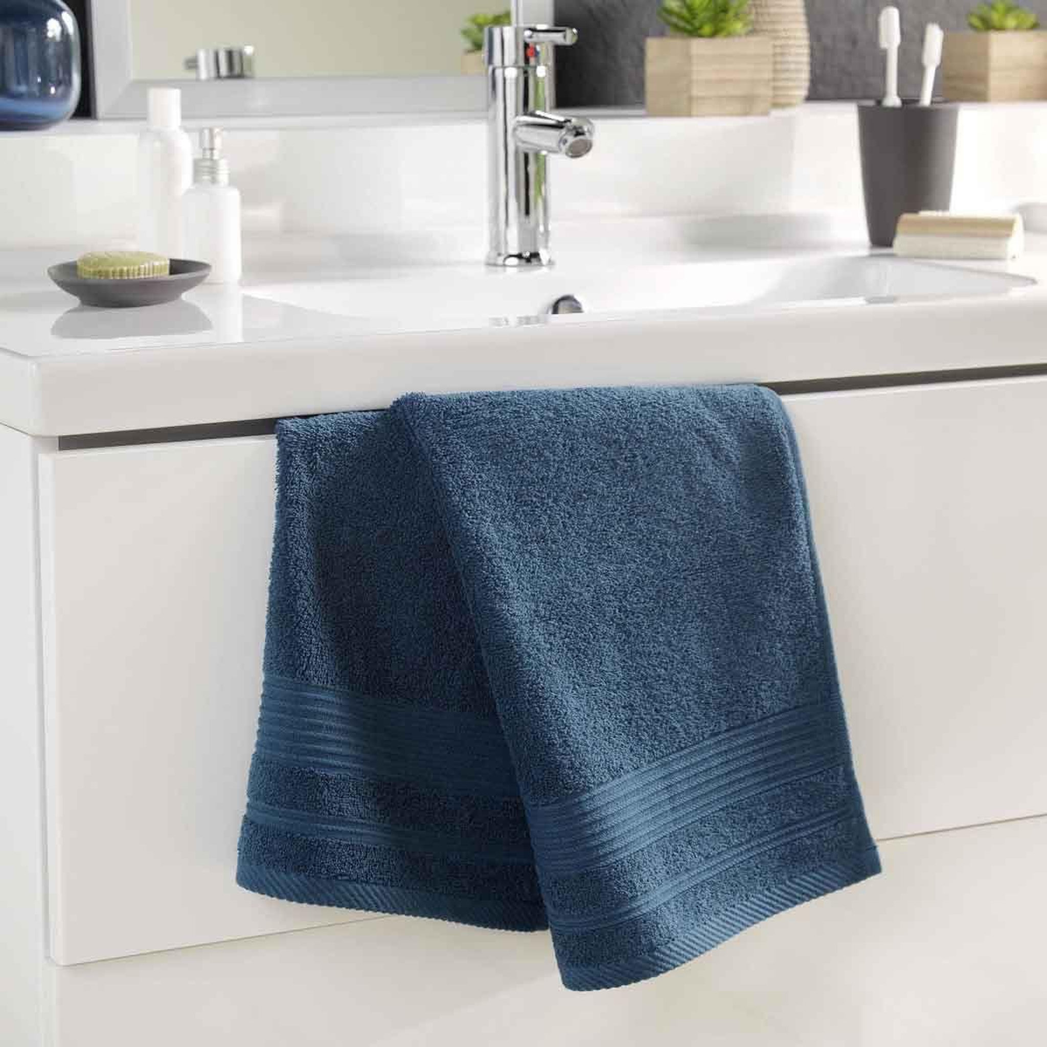 Voir la diapositive 2 : Douceur d'Intérieur Serviette de toilette  tendresse  50x90cm saphir