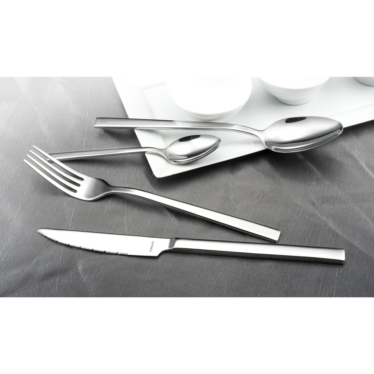 Ménagère 24 pièces caractere INOX