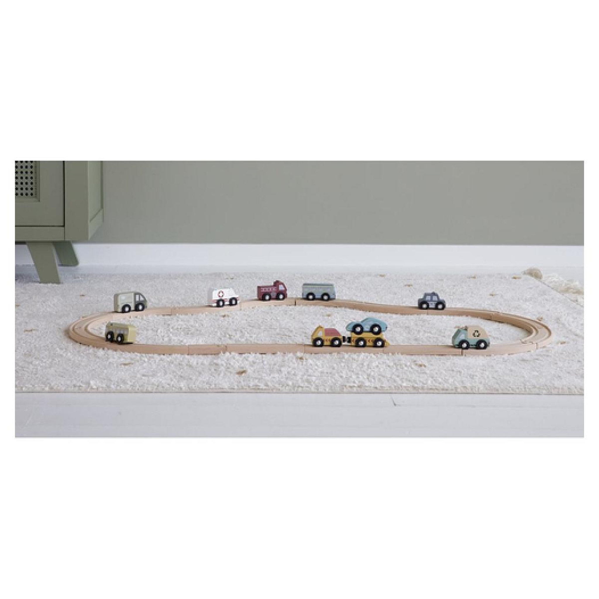 Voir la diapositive 4 : LITTLE DUTCH extension Circuit train en bois - 9 vehicules