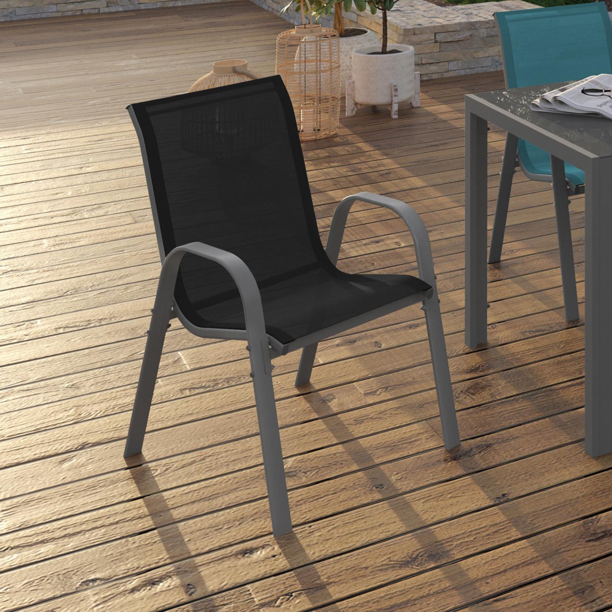 Voir la diapositive 2 : ID MARKET Lot de 4 chaises de jardin lyma métal et textilène empilables mix color gris, noir et bleu