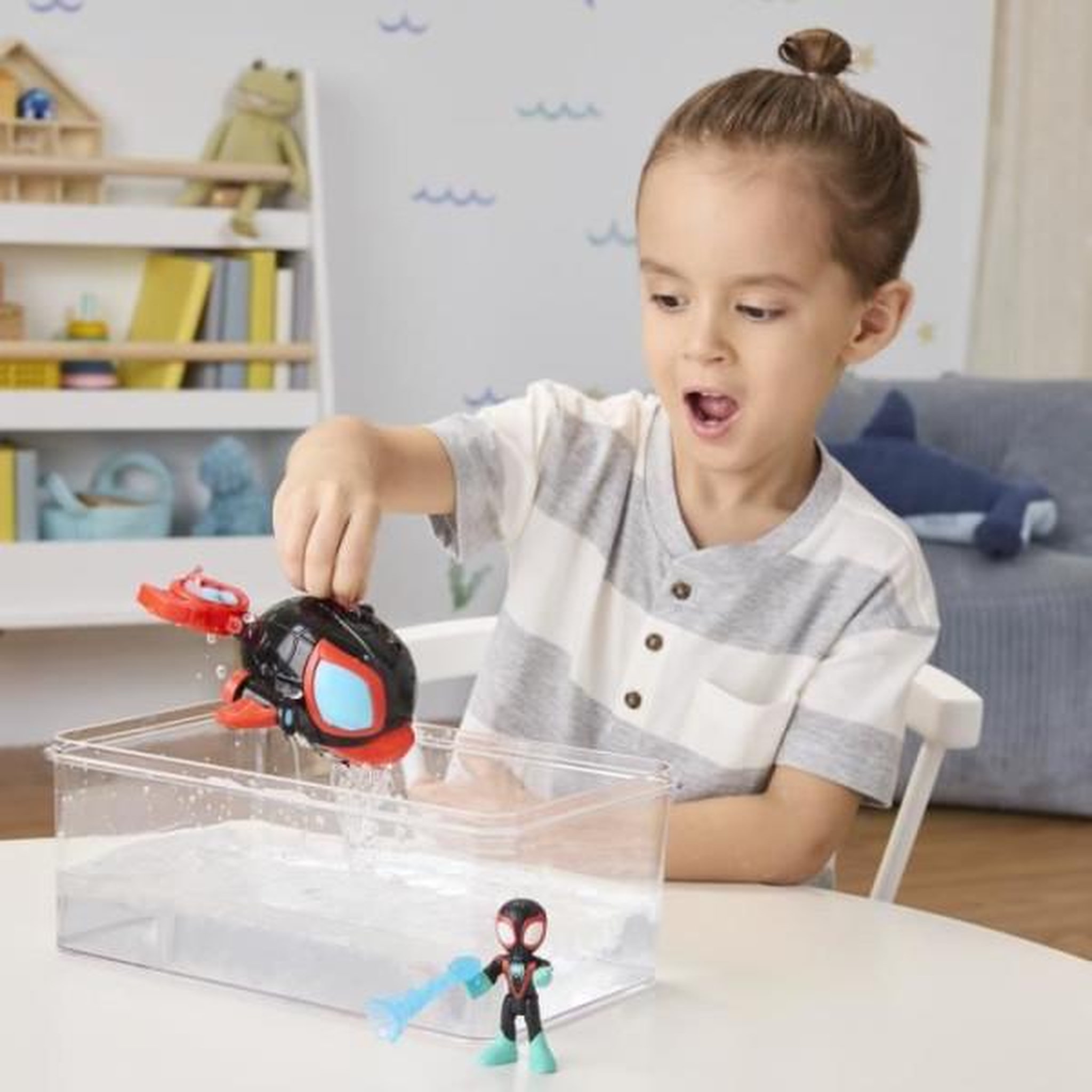 Voir la diapositive 5 : HASBRO Figurine et véhicule Miles Morales Water-Webs Dauphin filant, Marvel Spidey et ses Amis Extraordinaires, Des 4 ans