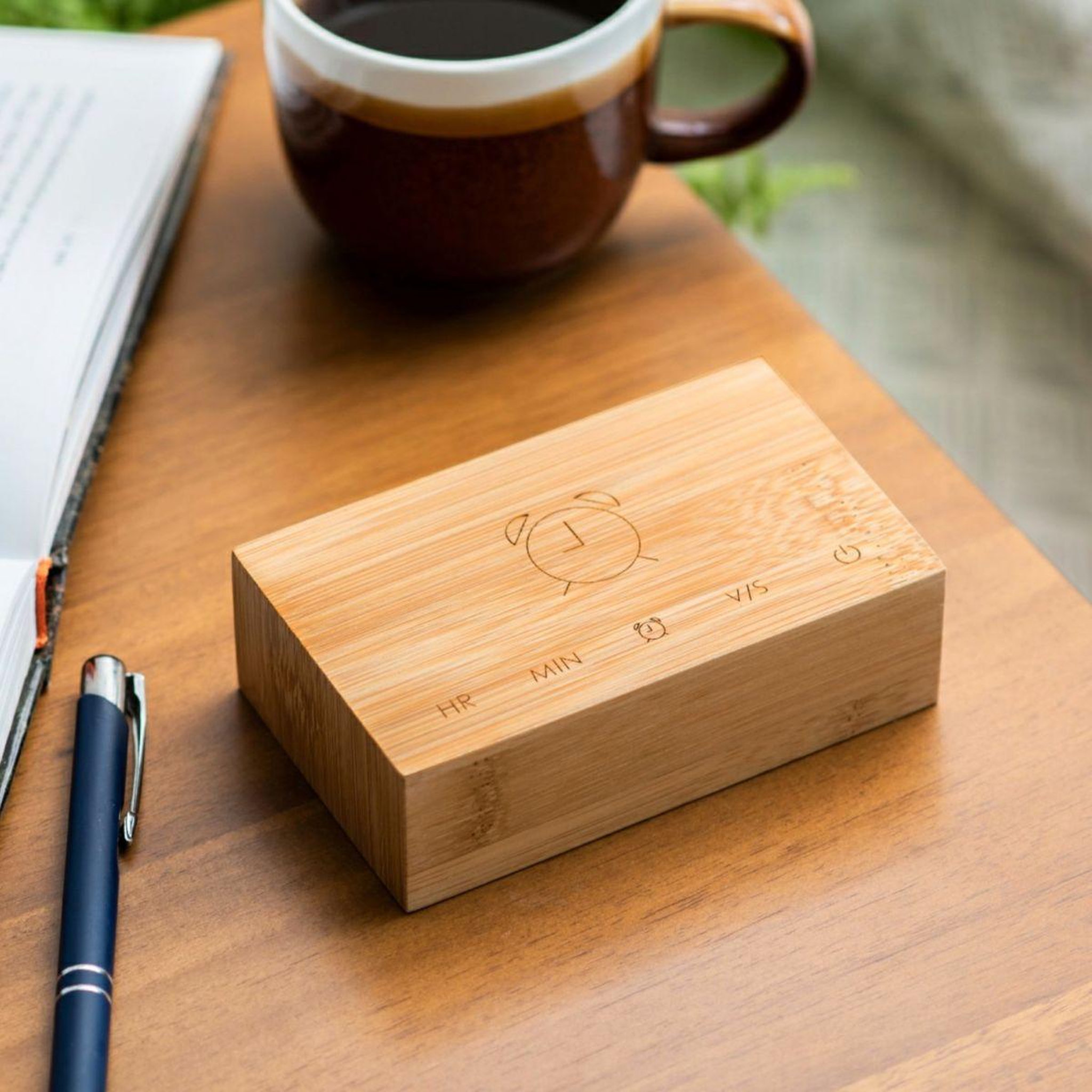 Voir la diapositive 5 : Gingko Réveil Flip Natural Bamboo
