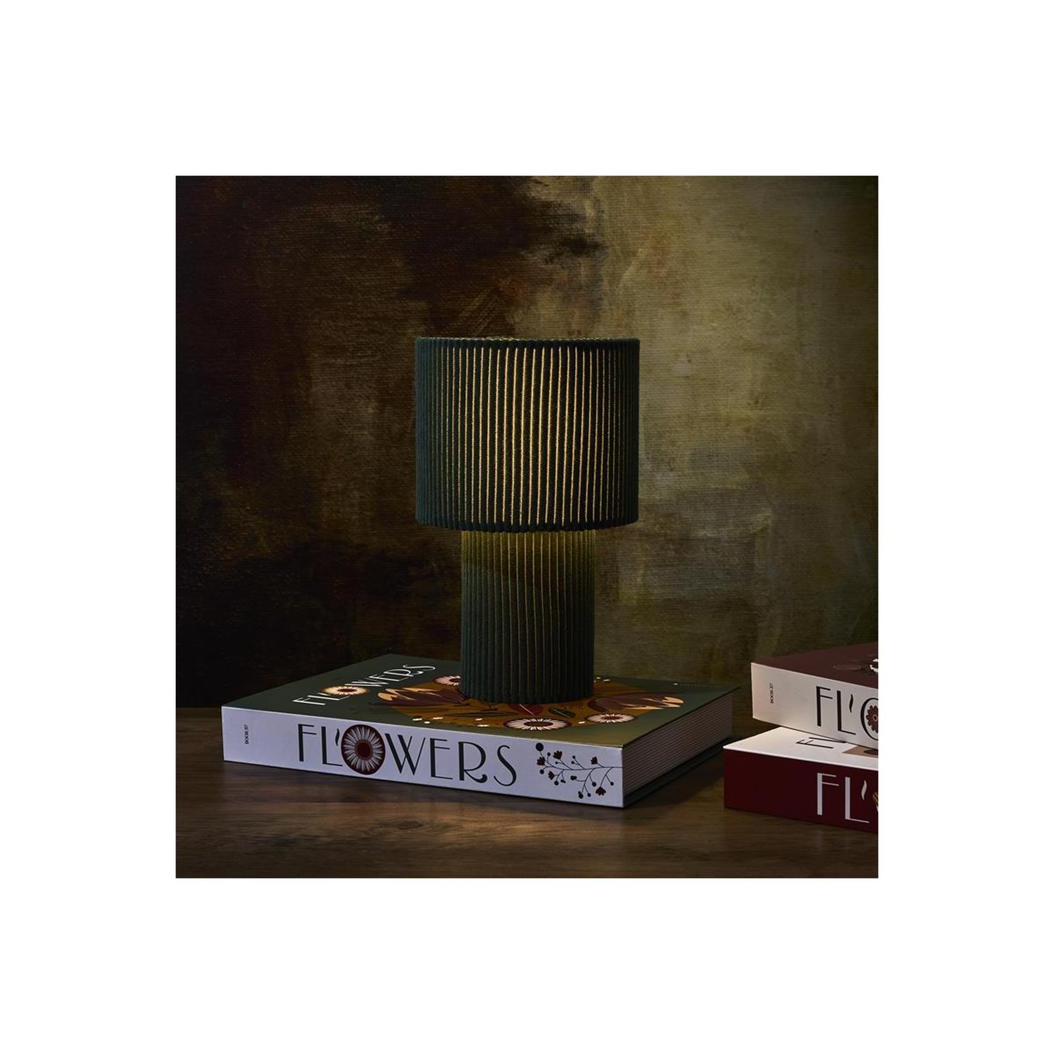 Voir la diapositive 3 : The Home Deco Factory Lampe à Poser en Velours  Côtelé  28cm Vert